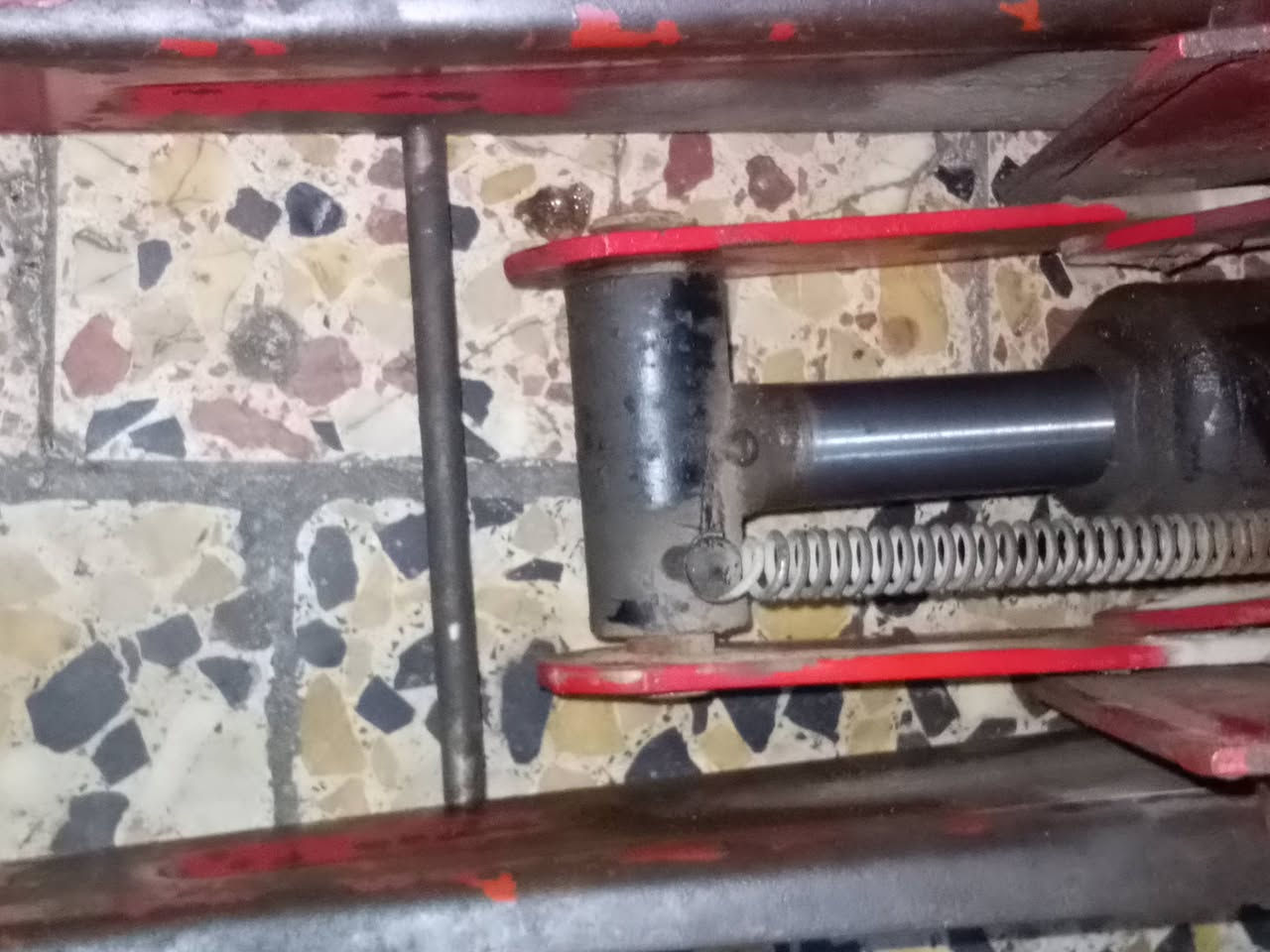 ⭕يوجد توصيل لكافة المحافظات 
جك عربانه 3 طن بستم واحد شغال و على  الفحص شرط الشغل السعر 65الف شرط الشغل والفحص أمام المندوب 
***********

