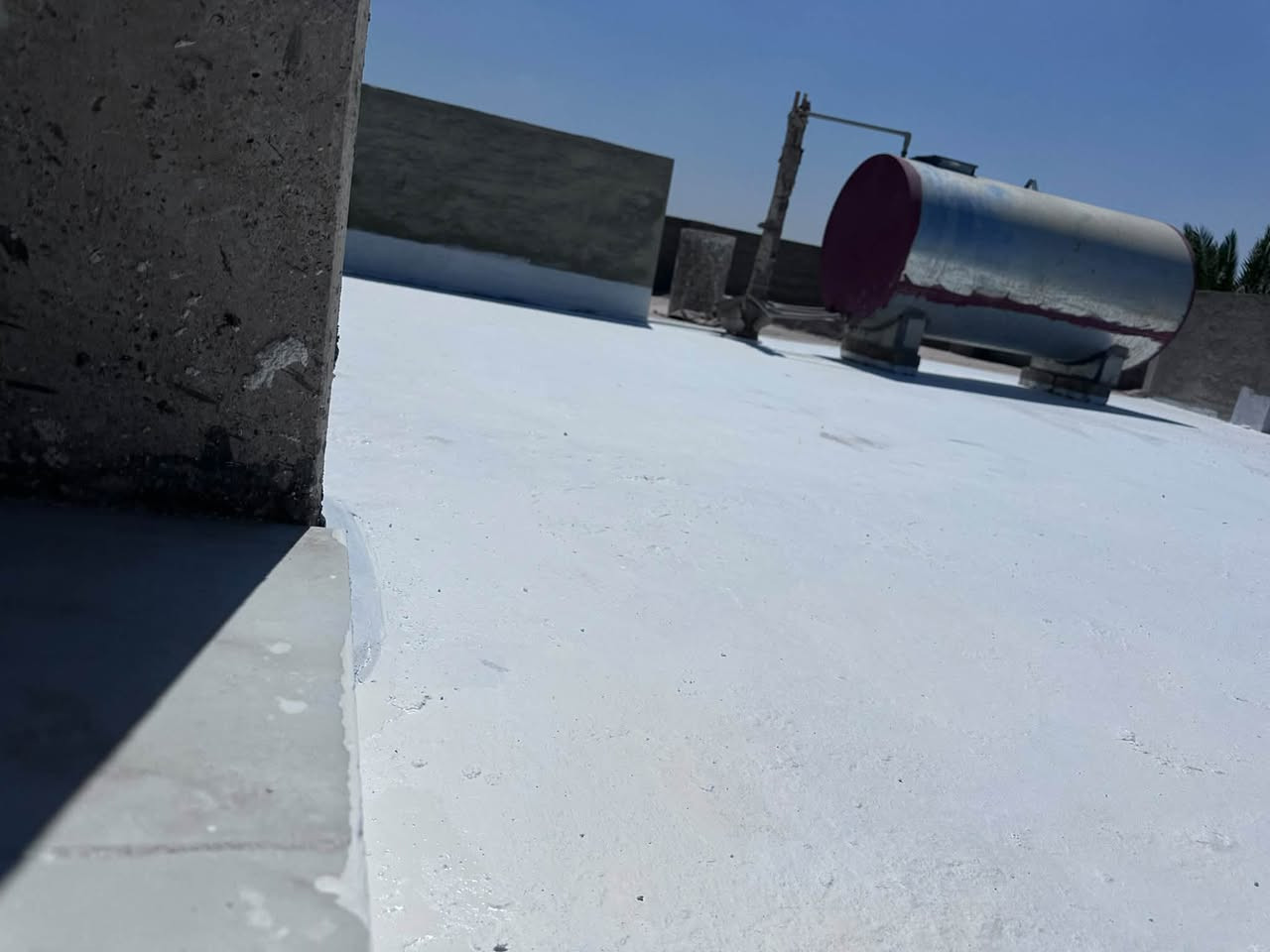حل مشكلة الأسطح القديمة🏚والجديدة 🏚
هنالك الكثير من مشاكل التسرب والرطوبه والتعفن💧💧🌧في الاسطح القديمة والجديدة 
والتي يصعب حلها الا من خلال قلعها اواستبدالها 🔄 وعليه نقدم لكم الحل الامثل 
والذي يعتبر من افضل الطرق الحديثة لحل مثل هكذا مشاكل وذلك من خلال 
تنظيفها وطلائها  اساس برايمر وبطلاء الماده فايبروس اكواسيت او فايبروس العازل ابيض او الرصاصي 
المنشأ  تركي 🇹🇷 ألماني 🇩🇪 مرن عالي الالتصاقية على جميع الاسطح 
عازل مائي 🌧🌧١٠٠٪؜ عازل حراري 🔥🔥٧٠٪؜ 
عزل مائي . للاسطح . للجدران . للحمامات . الخزانات المسابح .
مع وجود كارد مخصص للعمل في جميع المحافظة  
للأستفسار الاتصال📞☎ ***********
