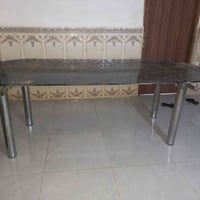 ميز • للبيع