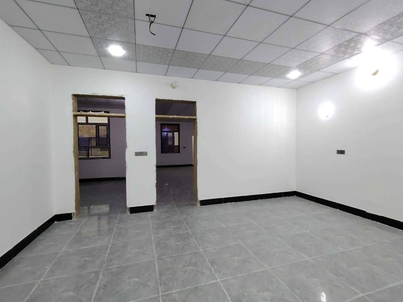 🏡دار للبيع🏡مكتب النجف عمود 282
المساحة:200 متر مربع
عدد الطوابق:طابقين
نوع السند:#طابو_زراعي_سند_٢٥_أقرار

تفاصيل الطابق الأول:
غرفتين
صالة
مطبخ 
صحيات عدد 2
استقبال
كراج كبير/مكشوفه 2

تفاصيل الطابق الثاني:
غرفتين + سويتات (كل غرفة بحمام)
صالة
سطح
مطبخ شتايكر

الميزات:
ماء
كهرباء
قريب من: سوق/مدارس/تبليط #عرض_20

الموقع:🏡 (#توجد_جميع_المساحات)
نجف/شارع الصب عمود 282
شارع جسر الشهداء
 #ملاحضه_يبعد_عن_الجسر90متر
