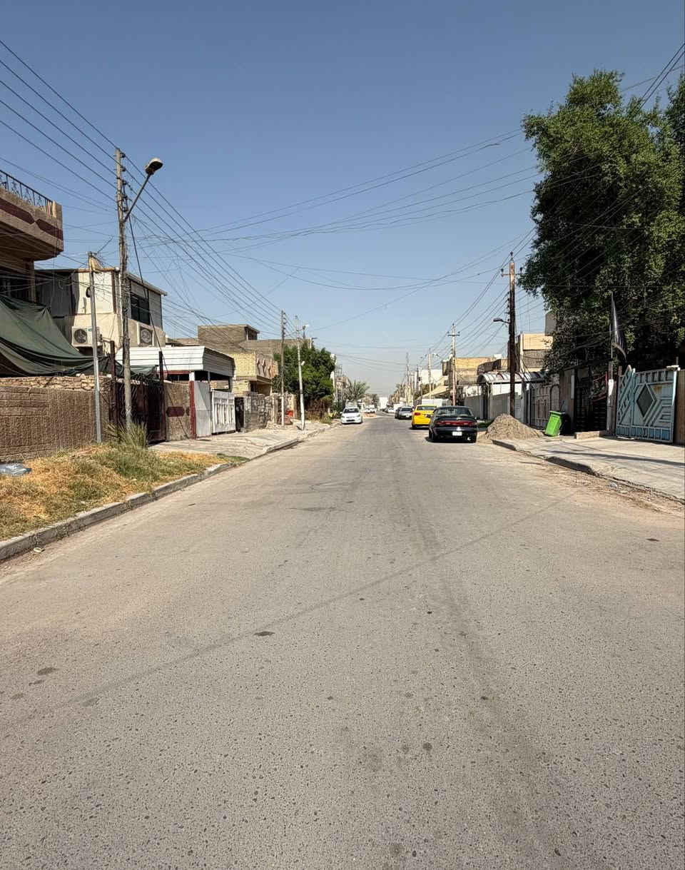 دار للبيع
المساحه 100م
حي الجهاد الامانه
شارع 15 رصيف3م
يحتوي على مدخلين
وستقبال ومطبخ
ونوم1 وصحيات2
وكراج وصطح
البناء اكلاسك
السعر جدآ مناسب
اتصل *********** هـ
مكتـب الشمري للعقار @إشارة
