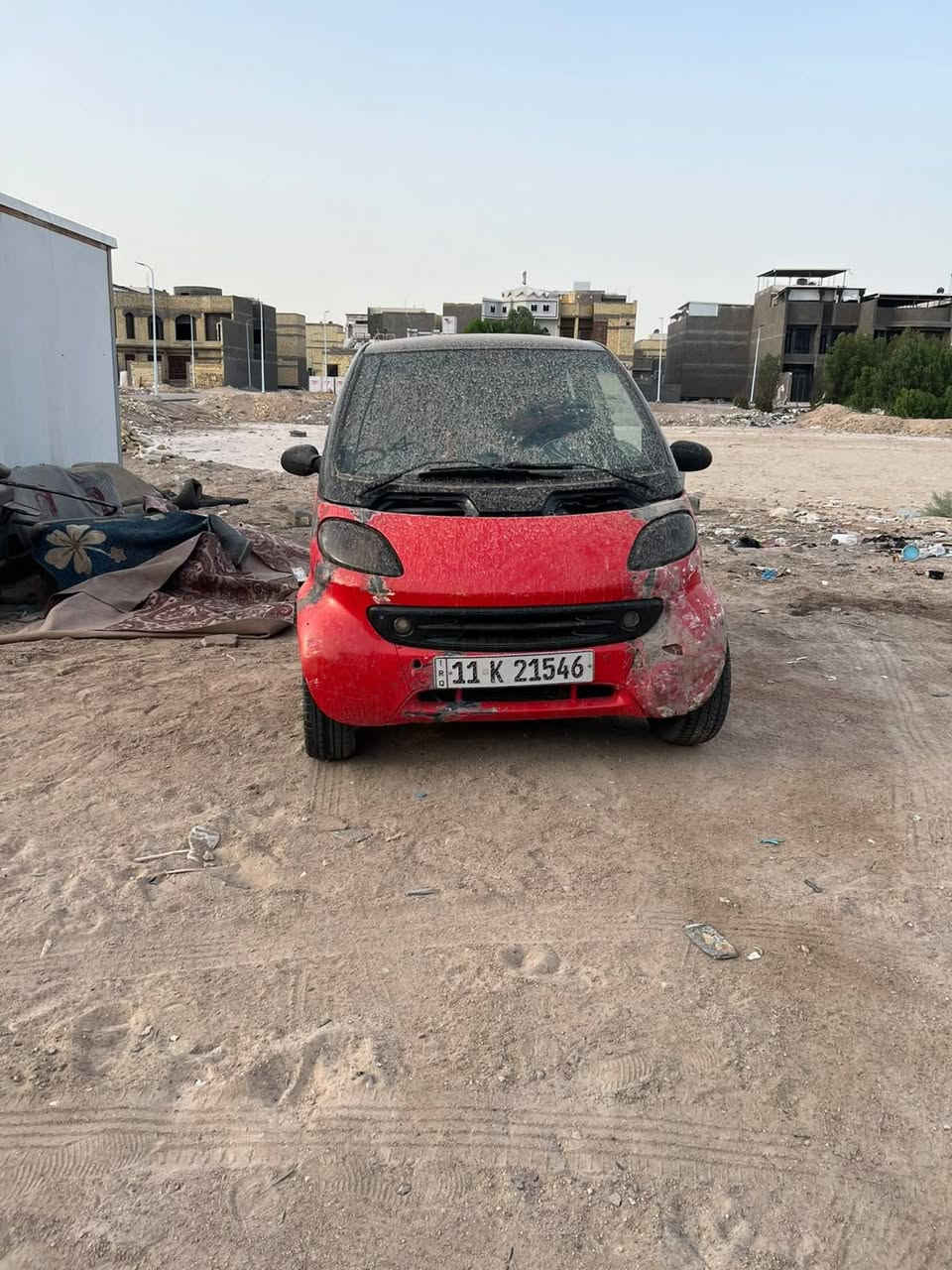 سياره سمارت مديل 2000 بأسمنه رقم بغداد محرك 3 سلندر بانزين العنوان بصره خلف مدينة جلفار السعر 35 ورقه رقم الهاتف ***********
