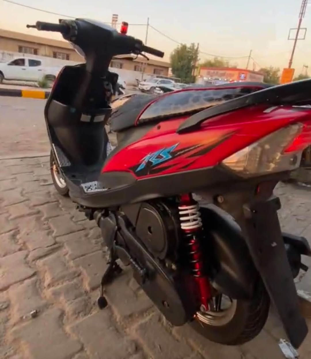 ماكس عدله • بلاديه • ختم واحد