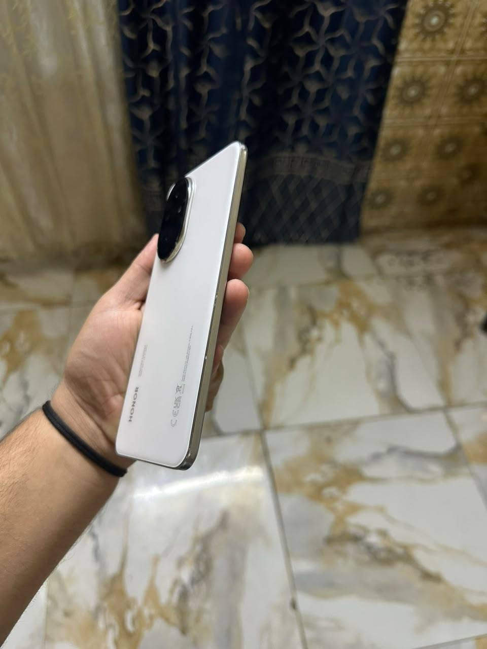 للمراوس Honor 200 5G 🔥
📍 المكان: بغداد - مدينة الصدر
📱 واتساب: *********** - شعندك راسلني
التفاصيل:
الذاكرة: 256GB
العشوائية: 12+12 = 24GB RAM
البطارية: 5200mAh
المعالج: سناب دراغون - يشغل 90 فريم ببجي
السيم: دبل سيمكرت
بصمة ✅ اتصال ✅ سيمكرتات ✅ واي فاي ✅ كاميرات ✅
الفحص كامل:بدون عطل او مشكلة - تجي تفحص على راحتك
⚠️ للمراوس فقط - شعندك نزل
