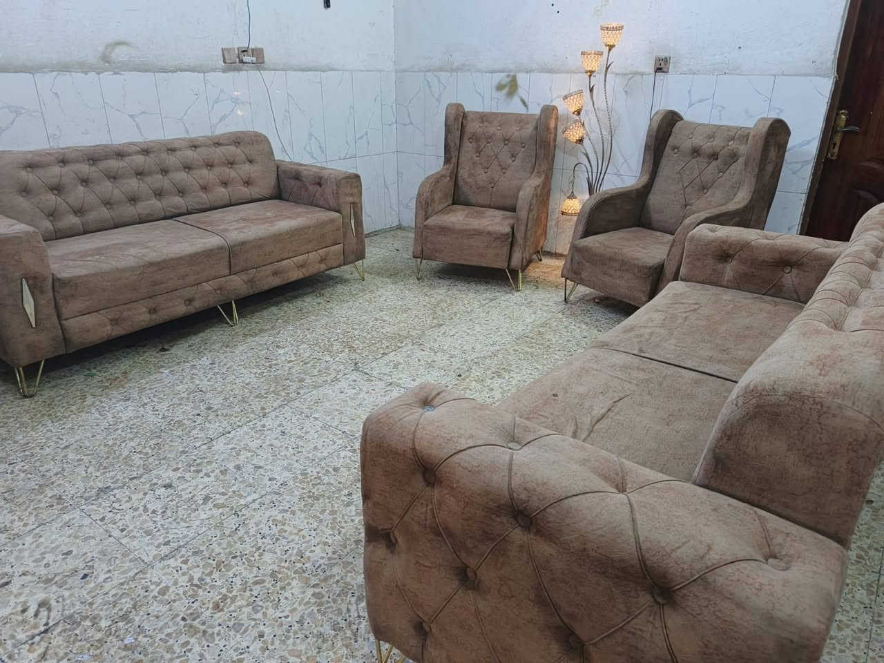 سلام عليكم تخم  تكمه تزكام ٨ مقاعد  ب٢٢٥ هذه رقمي ***********
مكان بغداد منصور الوشاش 
@إشارة
