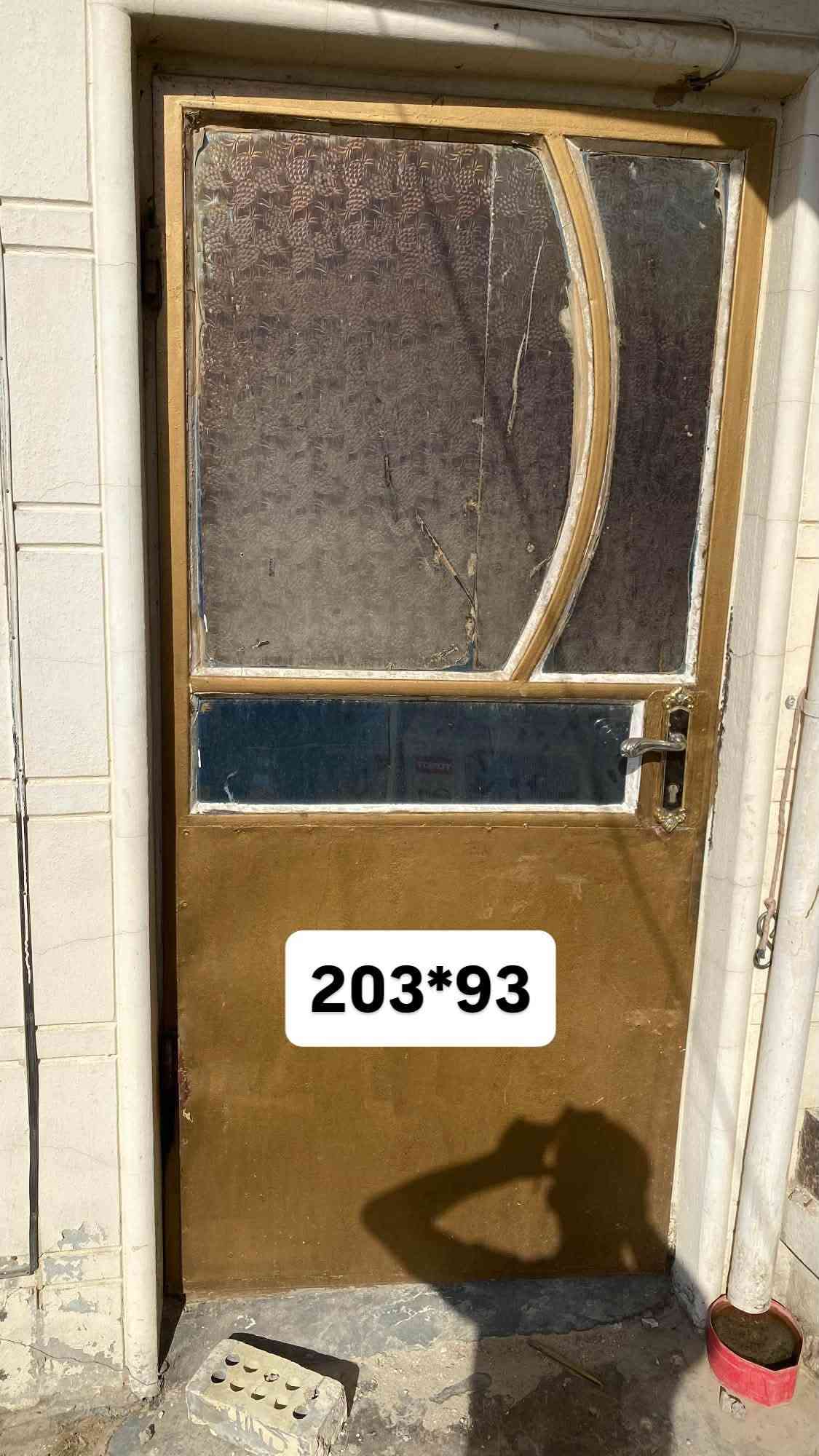 للبيع ***********

نص مكتوب في الصور:
- 2 متر* 118
- 2 متر* 87
- 195*84
- 203*93