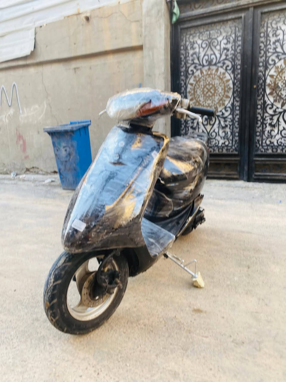 السلام عليكم للبيع دراجه عصفوريه سرعه 60,  🚳👌
محرك مكفول شرط نص نكره سلف +شغاله سلف هندر 
مابيها كل نقص كهربائيات كلهن شغالات دبلات امامي خلفي شغال
الدراجه نضيفه مال بيت شوفت عينك 
ملاحضه يحتاجلهه ترتيب 🚳

مكاني بغداد مدينه الصدر  📍👇
سعر 250 وبيهه مجال قليل 
رقمي ***********
