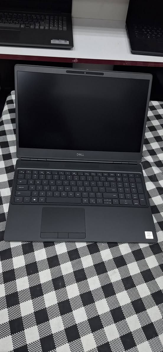 Dell precision 7550
* المعالج : H 10850-17 Intel Core

* كارت الشاشة الداخلي: 8) Intel UHD Graphics:

جيجابايت

* الذاكرة العشوائية (16GB :(RAM

* التخزين 512GB SSD

* كارت الشاشة الخارجي:

NVIDIA T2000 4GB

* الشاشة : 15.6 بوصة FHD

* السعر : 700
