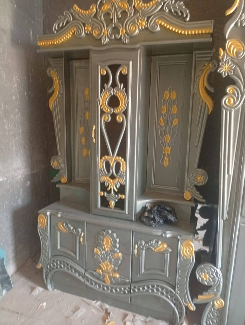 غرفه ام سته تزكام جاهزه صبغ جديد لون شباني السعر ٩٥٠ الف العنوان ذي قار قضاء الغراف فرع ال ابو جهاد مقابل علوة الأسماك محل نجارة أثير ***********
