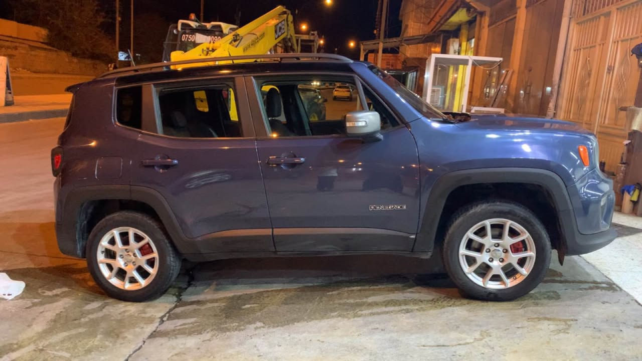 Jeep renegade2021 
 Limited فول مواسەفات 
‎دەبڵ ئەکسل چوار شێوازی لێخوڕین
‎مۆدی (Auto,  snow, sand , mud )
‎قفڵ ئەکس
‎ دەبڵ گێڕ (٩ گێڕ)
‎بەسمە شەغال
‎کوشن جلد و هیتەر
‎سوکان هیتەر
‎لیدی ناو دەرگا بیلادی
‎برێک کارەبای
‎گێچ ئەلیکترۆنی
‎شاشە لەمس
‎تەبرید ٢ بەش ( سەکن و سایەق جیاوازە)
‎ئاوێنە ئۆتۆ ( دژە فول)
سەیارەکە زۆر پاک ماوەتەوە کەتەلۆک 60000  هه زار رؤشتوه
سه نه و نوئ تا ٢٠٢٩
ره قه م شه نسى 
ZACNJDD13MPM32172
*********** رانية, السليمانية
