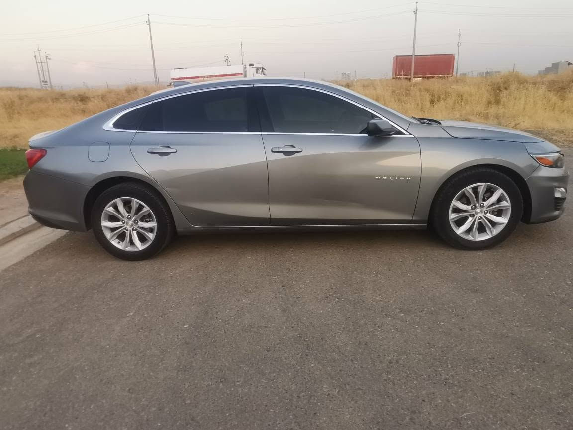 كردى /عربى 
🚘 بۆ فرۆشتن: شێفرۆلێت مالیبۆ 2023 - LT (فول مواسەفات بێ پۆنۆراما)
مۆدێل: 2023
ڕۆشتووی: 113,000 مایل
نرخ: 102 وەرەقە 💵 ($10,200)
⭐ مواسەفات:
بەسەمە + بەسەمەی دەرگا
کۆشنی کارەبایی + تەبرێدی دواوە
4 جام ئۆتۆ + جێگیرکردنی خێرایی 
شاشەی گەورە + Apple CarPlay + شاشەی سووڕاوە
سیستەمی دیاریکردنی ڕێگا + سیستەمی Auto Stop
لەگەڵ زۆر مواسەفاتی تر.
🔧 سەیارە و بۆیاخ:
سەیارەکە 100% ئامادەیە (گێر، مەکینە، تەبرێد، و کارەباییات بە شەرت).
 4 تایەی نوێی لەسەرە.
سنوی و فەحسی نوێیە و ڕاستەوخۆ ئامادەیە بۆ بەناوکردن یان وەکالەت.
ڕووداو و بۆیاخ: ڕووداوەکەی زۆر سووک بووە، شاسی 100% سەلیمە، بێ ناوگرتنە و هەموو ئێرباگەکانی بە شەرت تەواون.
بۆیاخ: 3 پارچە يه 
  (چەمەلەغی پێشەوە لای سەکن ، دەرگای سەکن، چەمەلەغی دواوە يه لاى سايقي ) + بستێک لە بۆنیت.
📞 پەیوەندیکردن:
ژمارەی تلفۆن:
*********** ***********
واتساپ: بەردەستە بۆ پەیوەندی و پەیام.
(کڕیاری جدی پەیوەندی بکات).

للبيع: شيفروليت ماليبو 2023 - LT (فول مواصفات عدا البانوراما)
الموديل: 2023
المسافة المقطوعة: 113,000 ميل
السعر: 104$ ورقة 💵 ($10,400)
⭐ المواصفات:
تشغيل بصمة + بصمة أبواب
كراسي كهربائية + تبريد خلفي
نوافذ 4 أوتو + مثبت سرعة
شاشة كبيرة تدعم Apple CarPlay + شاشة دوارة
نظام تحديد المسار + نظام أوتو ستوب (Auto Stop)
والعديد من المواصفات الأخرى.
🔧 حالة السيارة والضرر:
السيارة جاهزة 100% (كير، محرك، تبريد، وكهربائيات بشرط الفحص).
صدر أمامي جديد + 4 إطارات جديدة.
سنوية وفحص هزة كلها جديدة وجاهزة للتحويل مباشرة.
الحادث والصبغ: حادث خفيف جداً، الشاصي سليم 100%، وبدون دواخل. جميع الإيرباقات سليمة.
الصبغ: 3 قطع من جهة الراكب (جاملغ أمامي، باب الراكب، جاملغ خلفي) + شبر في البونيد فقط.
📞 للتواصل والاستفسار:
رقم الهاتف:
 ***********
***********
واتساب: متوفر للمراسلة والاتصال. أربيل, العراق

