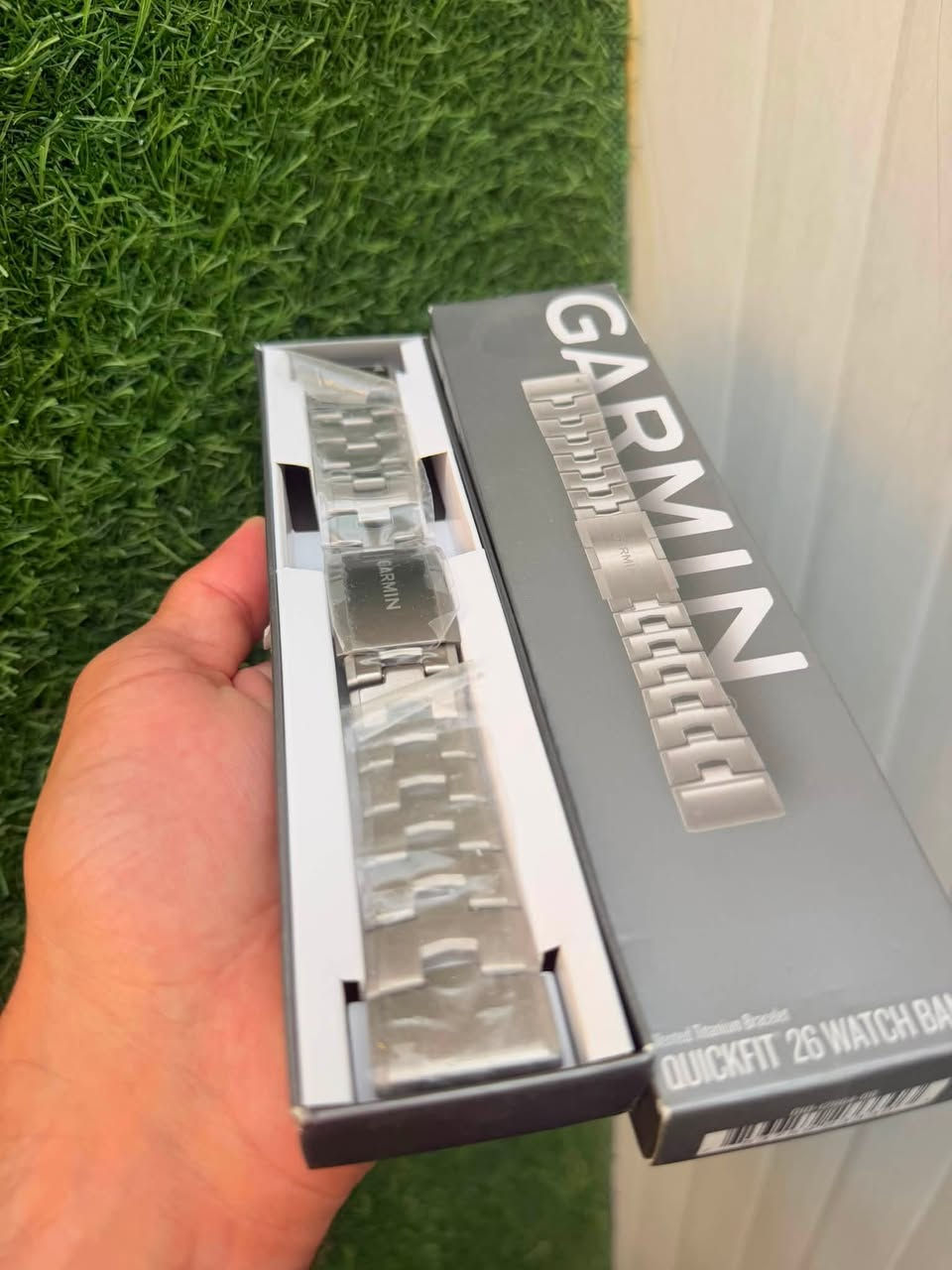 عرض خاص على سير تيتانيوم الاصلي
من شركة Garmin متوفر الان فقط قياس 26 
السعر 220 الف 
السعر قبل الخصم 420 الف
*********** واتساب للحجز

