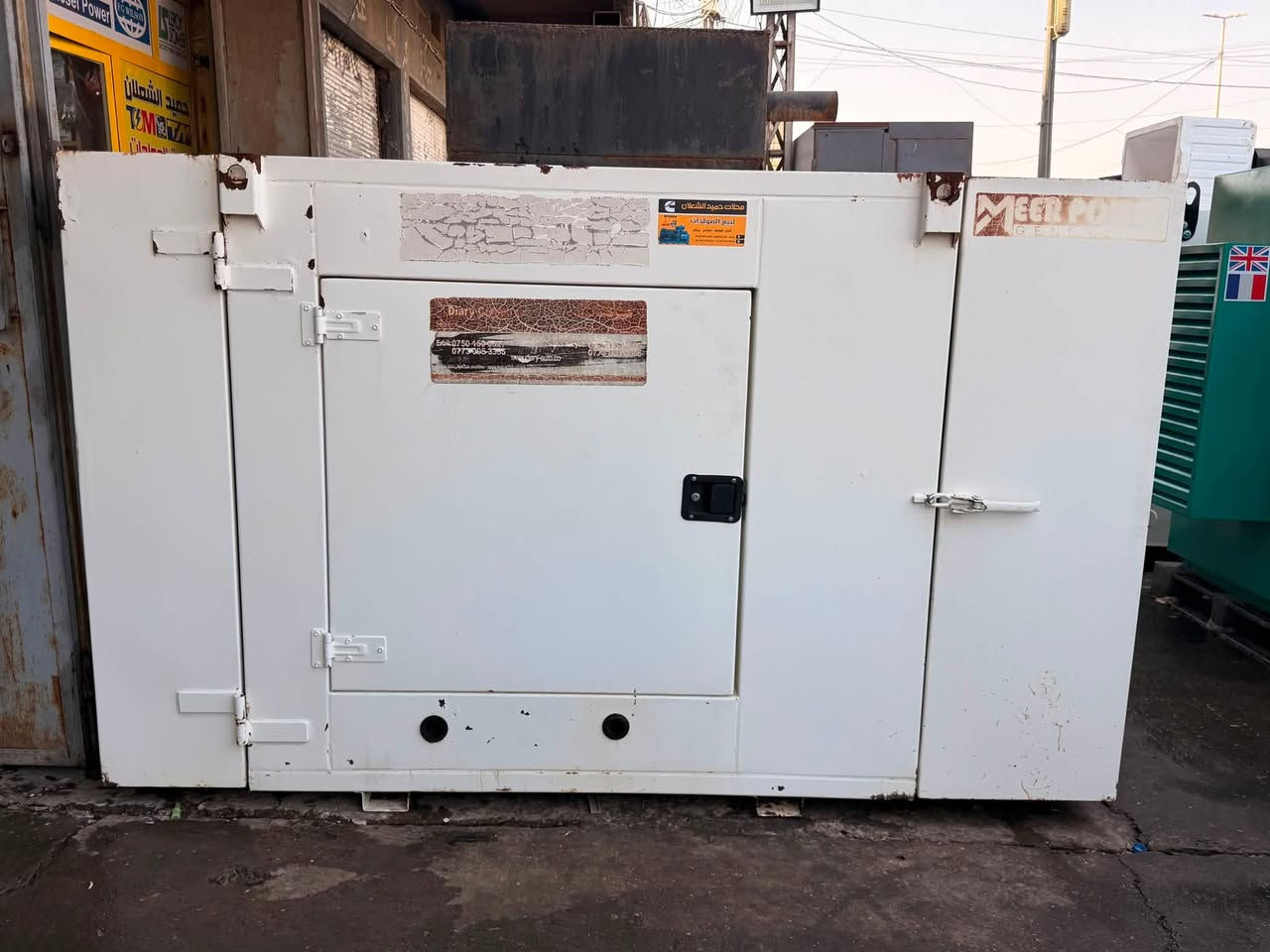 مولدة بيركنز 404 إنكليزية 22 KVA.  كاتم 4 سلندر غير مفتوحة استندر STD   ,  السعر. 4000$.      *********** - ***********
