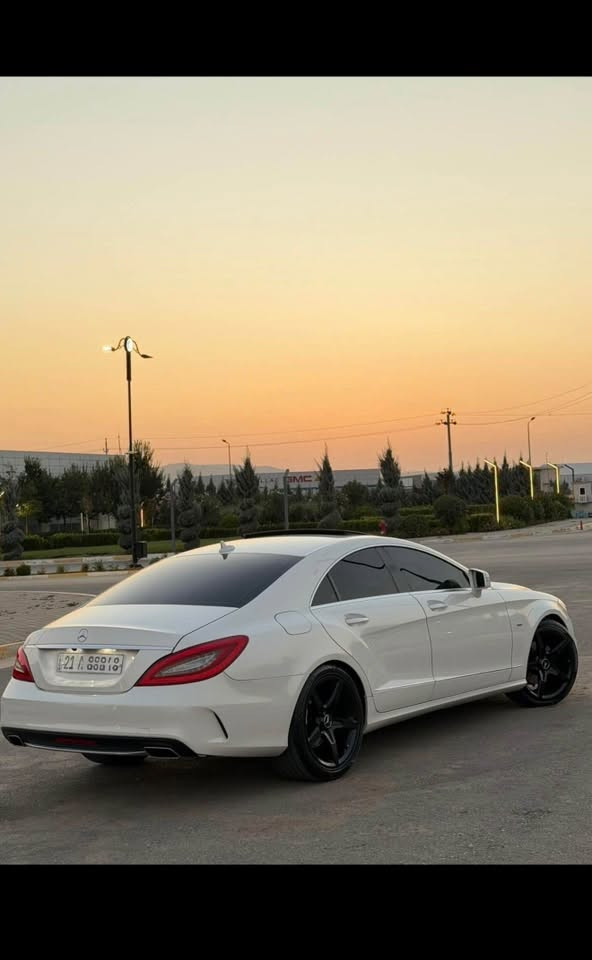 السلام عليكم اخوان
ميرسيدس بينز. CLS 350 شركة BCM خليجى وكالة

موديل 2012

مكينة ستة سلندر حجم 3.5 مرغوب سيارة ما بي نقص للمواصفات فول فول سيارة مکفول كلين تايتل بدون سبوغ بدون ايرباك بدون شخط زيرو ماشاالله .
کیر محرک کهربائي بشرط  مو مفتوح
186 الف ماشي 

تبديل دعامية امامي و خلفي موديل AMG 2016

السعر 198$مجال 

والتفاصيل - ***********
