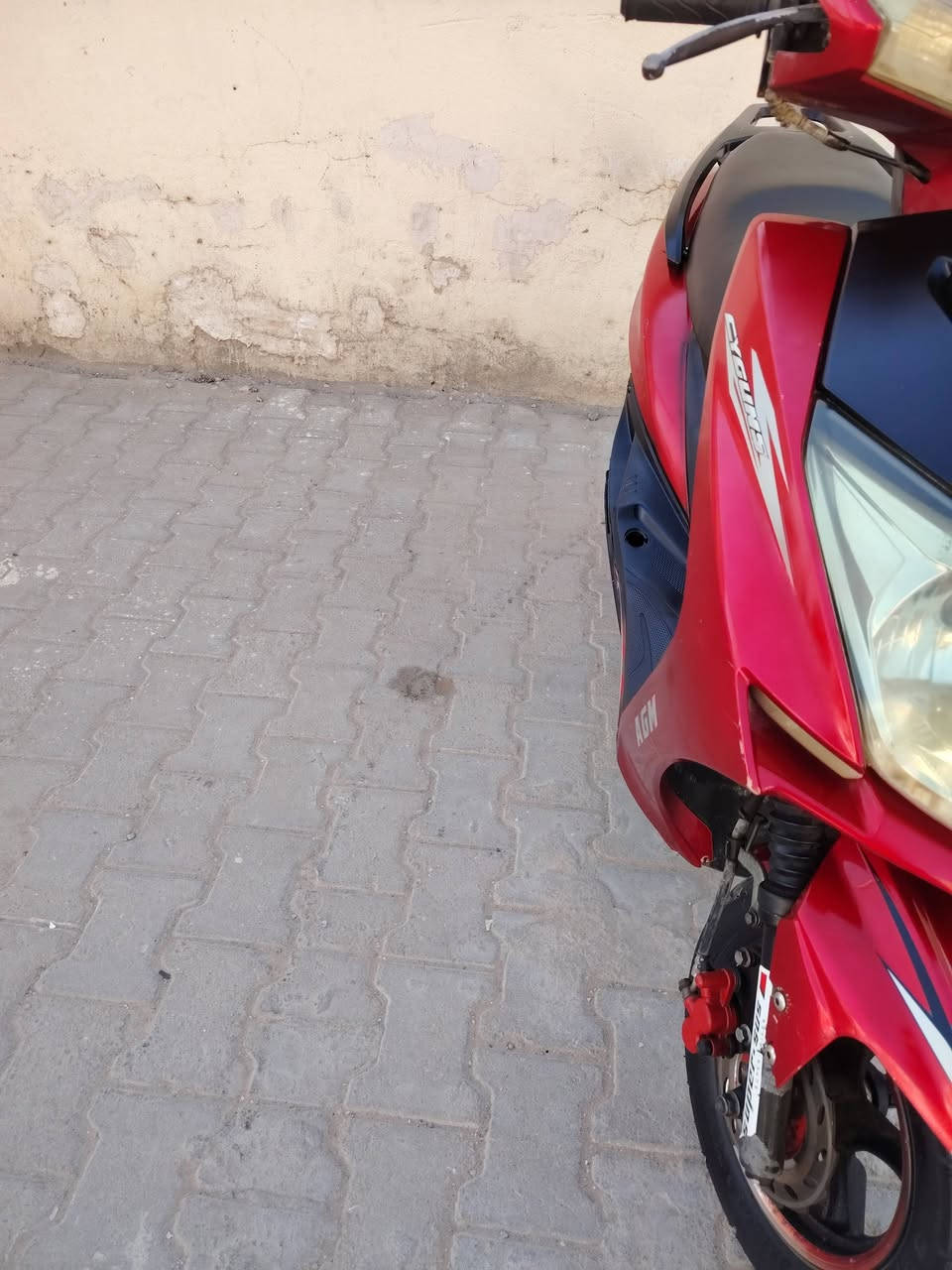 دراجه سكنس ياباني ما مفتوحه *********** أحلى من الصور شغاله سلف لايتات شعله ومعدل سعرهه 350 بيه مجال
