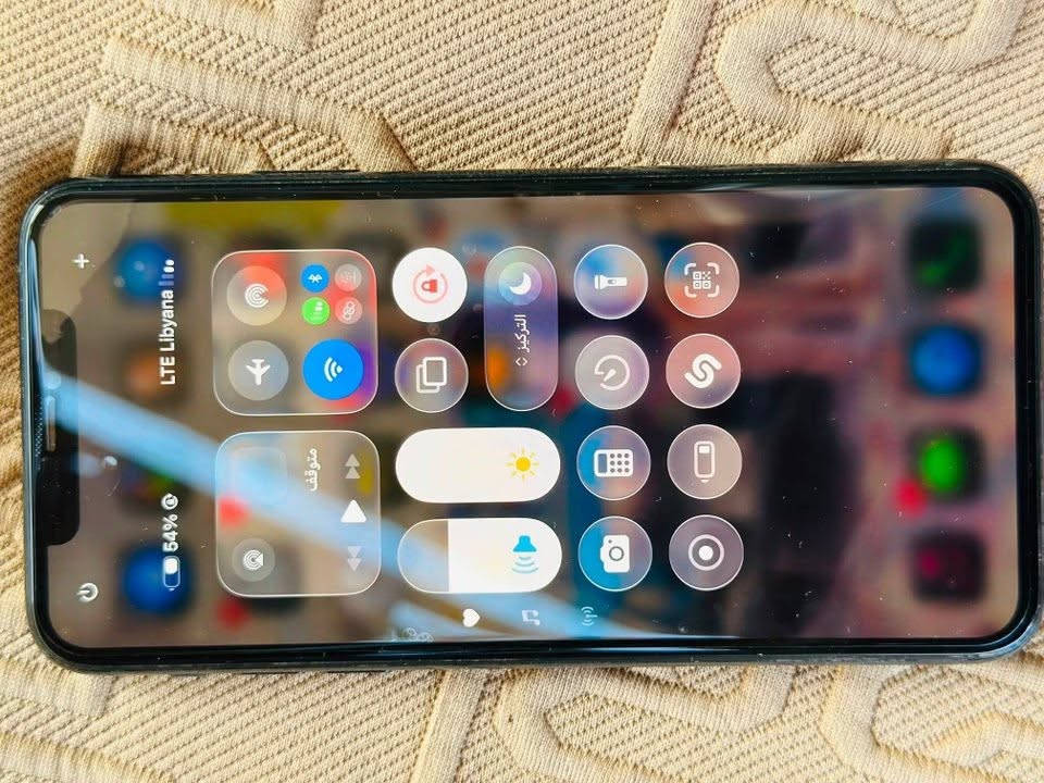 ايفون 11برو ماكس نضيف استخدام مال بيت ذاكره 256نموذج Mجهاز حلو سعره 375وبيه مجال قليل  واتساب واتساب واتساب فقط ***********
