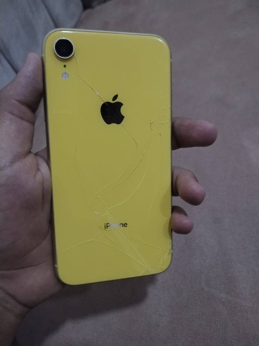 ايفون XR • ١٢٨ • بطاريه ٧٣