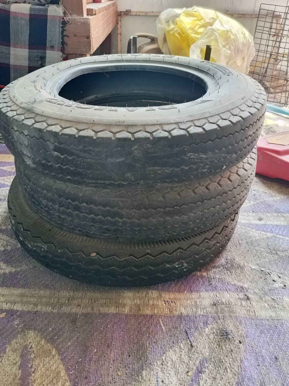 تايرات ستوتة • ٣ مستعملة • حي الجهاد واسط