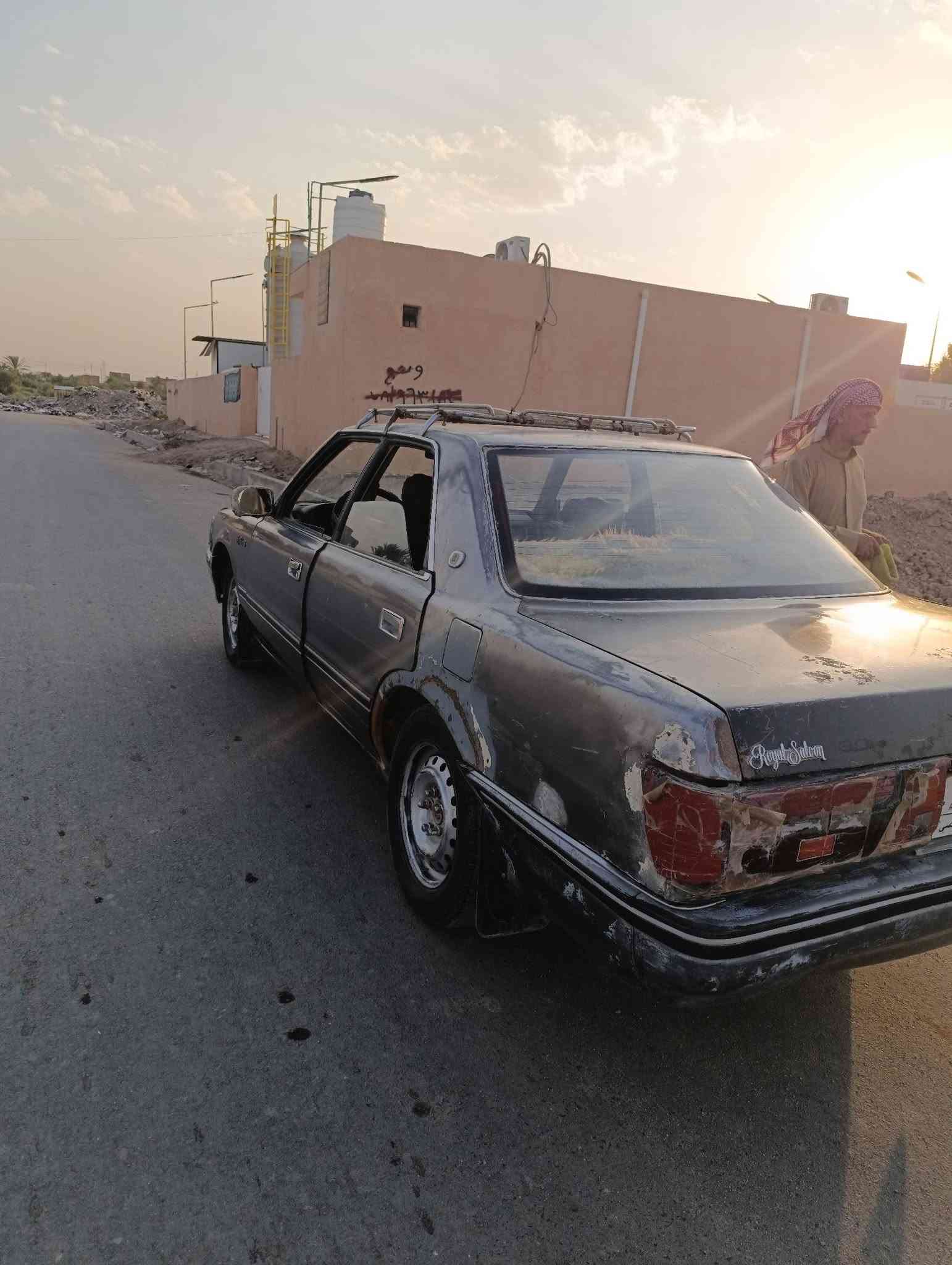 سيارة للبيع
محرك ونجي 
بسمي 
***********
