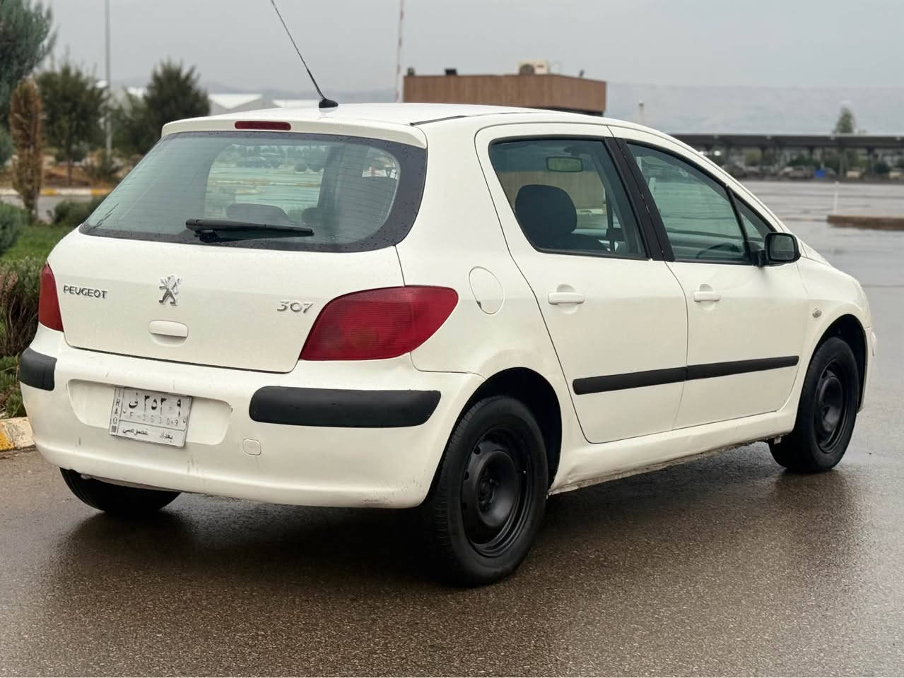 بيجو موديل  ٢٠٠٥
كيرمكينة تةبريد هةموى بةشةرت  يةك دينار مسرةفى نية  سيرفرى تازة بوكراوة نوقسانى نية  تحويل ئةكريت بةناوى كريارةوة مشروع وةطنى بةشةرتى ئةوةى سقفوشان ولى دراوى نةبيت  هةموكيانى بةشةرت  *********** السليمانية, العراق
