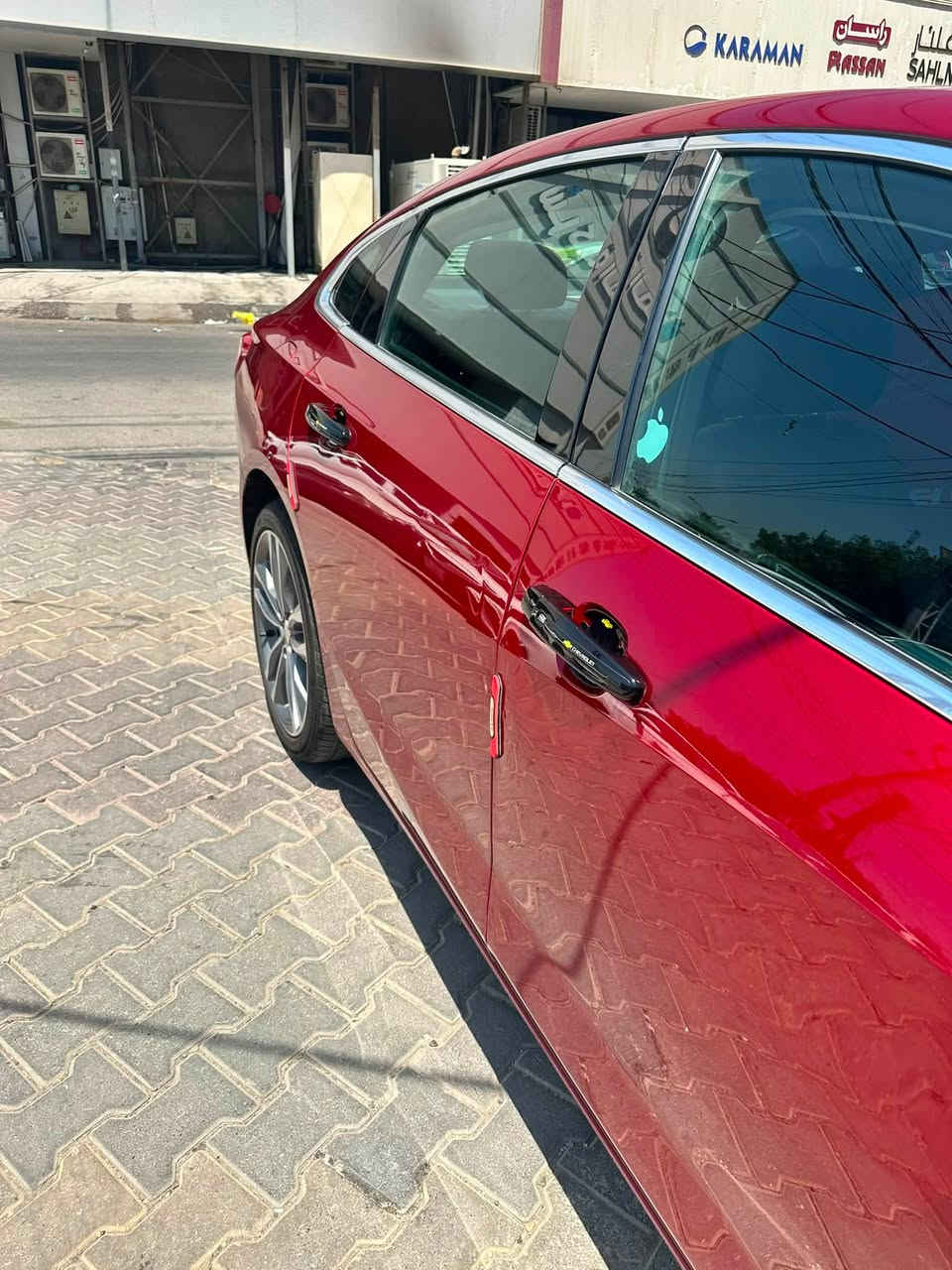 ماليبو ٢٠٢٤ بريمر اعلى مواصفات فقط بدون اوتو بارك ، ماشيه ٣٠ الف كيلو متر فقط 
محرك ١٥٠٠ توربو 
كير ٧ نمر 
بانوراما 
مقاعد  جلد تدفئة تبريد مع ستيرن تدفئه 
مقاعد كهرباء السايق و السكن و حفظ وضعيات القياده للسايق 
سستم سماعات بوس ٢٤ سماعه 
داتا شو 
رادارات محيطيه مع نقاط عمياء بالمرايه الجانبيه
تبريد منفصل و قطعتين 
شاشه وسيطه دجتل ، بيها اكثر من نمط و تنطيك تقريباً كل المعلومات الي تحتاجها 
اناره محيطيه لون واحد بلاد 
داخل صاج 
حادث السياره موضح بالصور 
بدون ايرباك  و الشواصي و الدواخل سليمه فقط تعديل بسيط ابداية اللغد  
المكان بغداد 
السعر ١٤٧$ و بيها مجال 
***********
