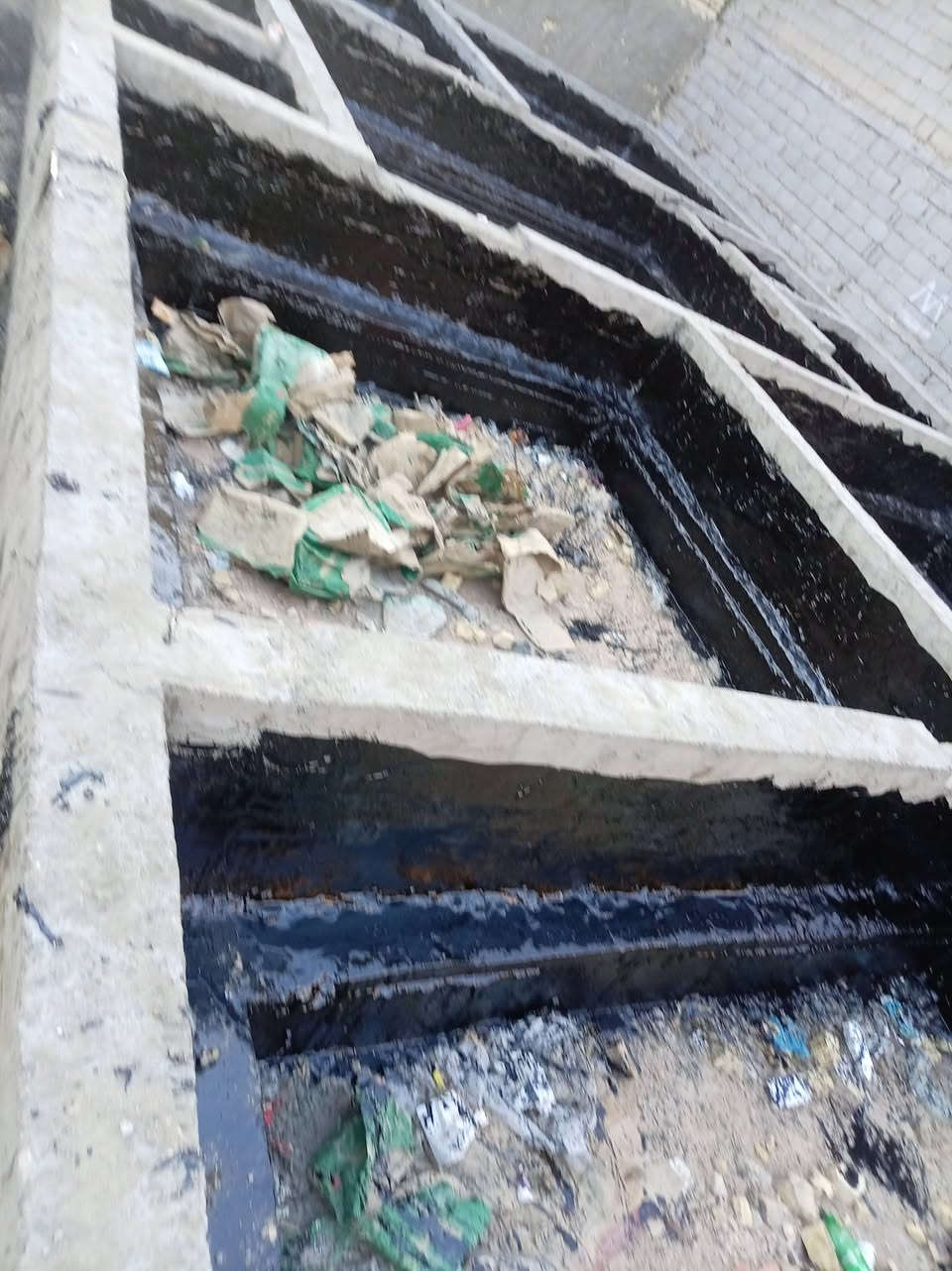 السلام عليكم يوجد جير لتجير السطوح ولاساسات سعر البرميل ٧٠ الف كرسته وعمله الي يريد يجي خاص وبيه خير ويدلل أو يدك على رقام*********** ***********

