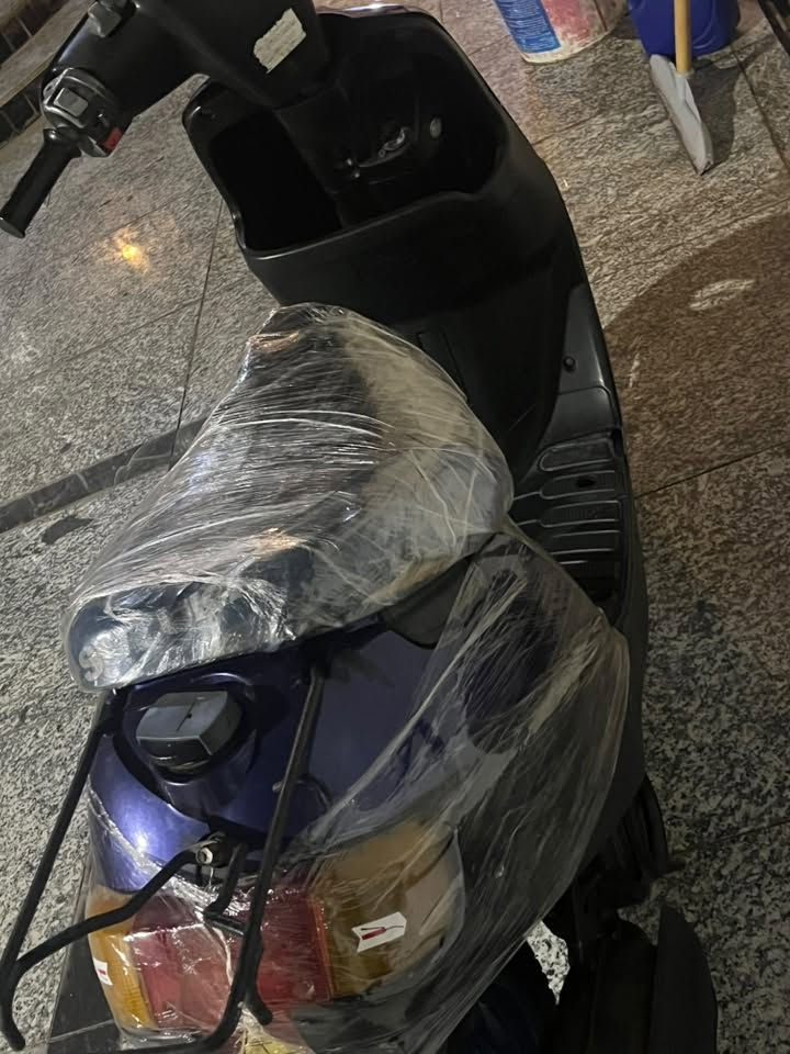 السلام عليكم
دراجه ياماها 60 بطه 
دراجه حلوه و نضيف شغاله سلف هورن بيها 
لايت زنون قوي يرادلها ترتيبات بسيطه 
مكينه حلوه و ناعمه كلش شرط نص هندر تشتغل
للعلم الشاصي طاك من جها وحده شوي و ملحوم لحيم مضبوط على ايدي 
للبيع السعر 250 وبيها مجال للشراي مكاني بصره القبله 
للتواصل ***********
