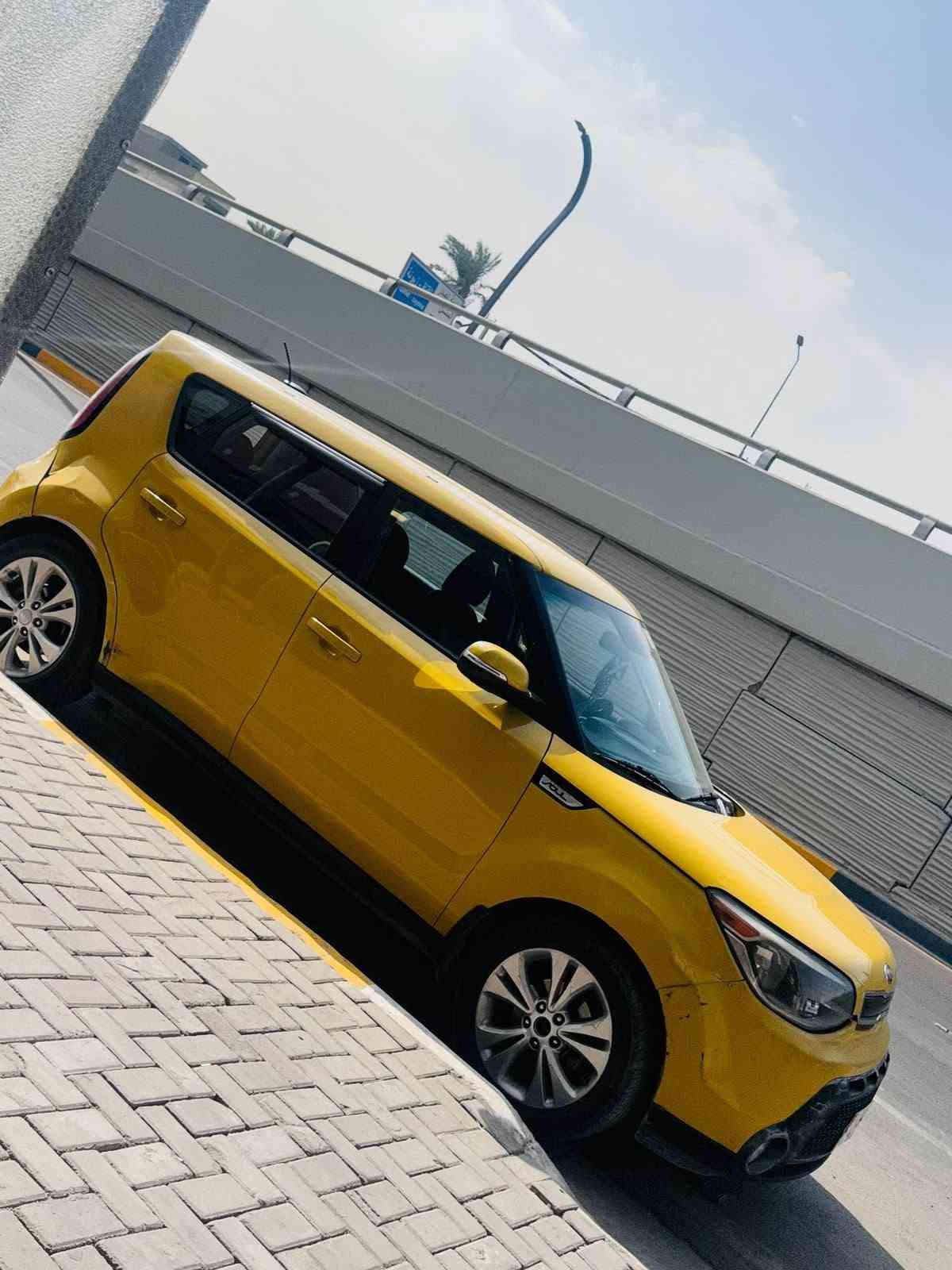 كيا صول ١٤ صفره 
مكينه ٢٠٠٠ بيها تنقيص قليل 
كير تمام تبريد ثلج سياره جاهزه 
بيها ٣ قطع موضحات ب سونار 
السعر 79  بيها مجال بسيط
مكاني بغداد 
***********

نص مكتوب في الصور:
- CLEAN CAR
- ابو يوسف ٠٧٧٠٦٥٨٣٠٩
- ابو سيف ٠٧٧١٣٦٦٠٤٤
- الجانب الامامي
- البنيد مفتوح+الدعاميه الاماميه مصبوغه
- الجانب الخلفي
- سليم
- الجانب العلوي ( القمارة)