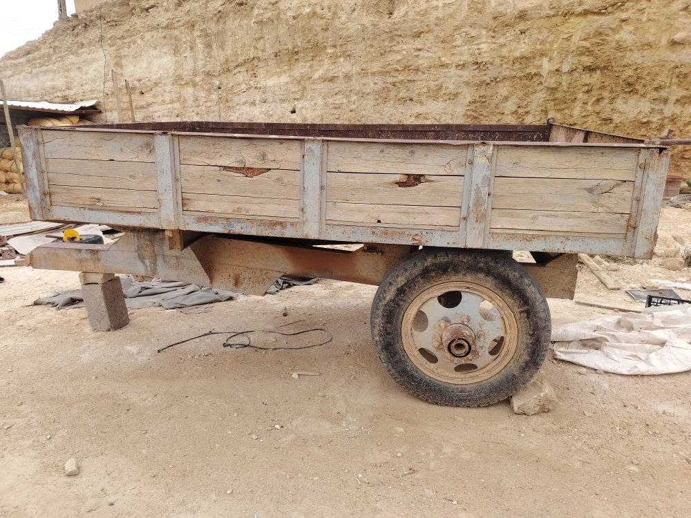 سلام عليكم تتواجد عربانه فلوجيه للبيع السعر 1400 بيها مجال المكان قضاء حديثه ناحيه بروانه الاستفسار على هذا رقم  ***********
