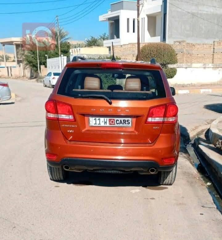 دوج جورني 2013 فئه SXT 
وارد امريكي   
سياره محرك 6 سلندر 3600 المرغوب دبل گزوز
كير محرك بشرط
المواصفات
7 راكب
3 قطع تبريد 
داخل جلد 
تحكم ستيرن 
شاشة حجم صغير بلادي
كشنات جلد 
حساس خلفي 
بصمه ابواب 
بصمه تشغيل 
باقي المواصفات 
معروفه 
كروز سرعه 
سياره رقم بغداد الجديد بسمي تحويل ثاني يوم
***********
السعر 95. 
مراوس حسب القناعه 
مكاني بغداد
