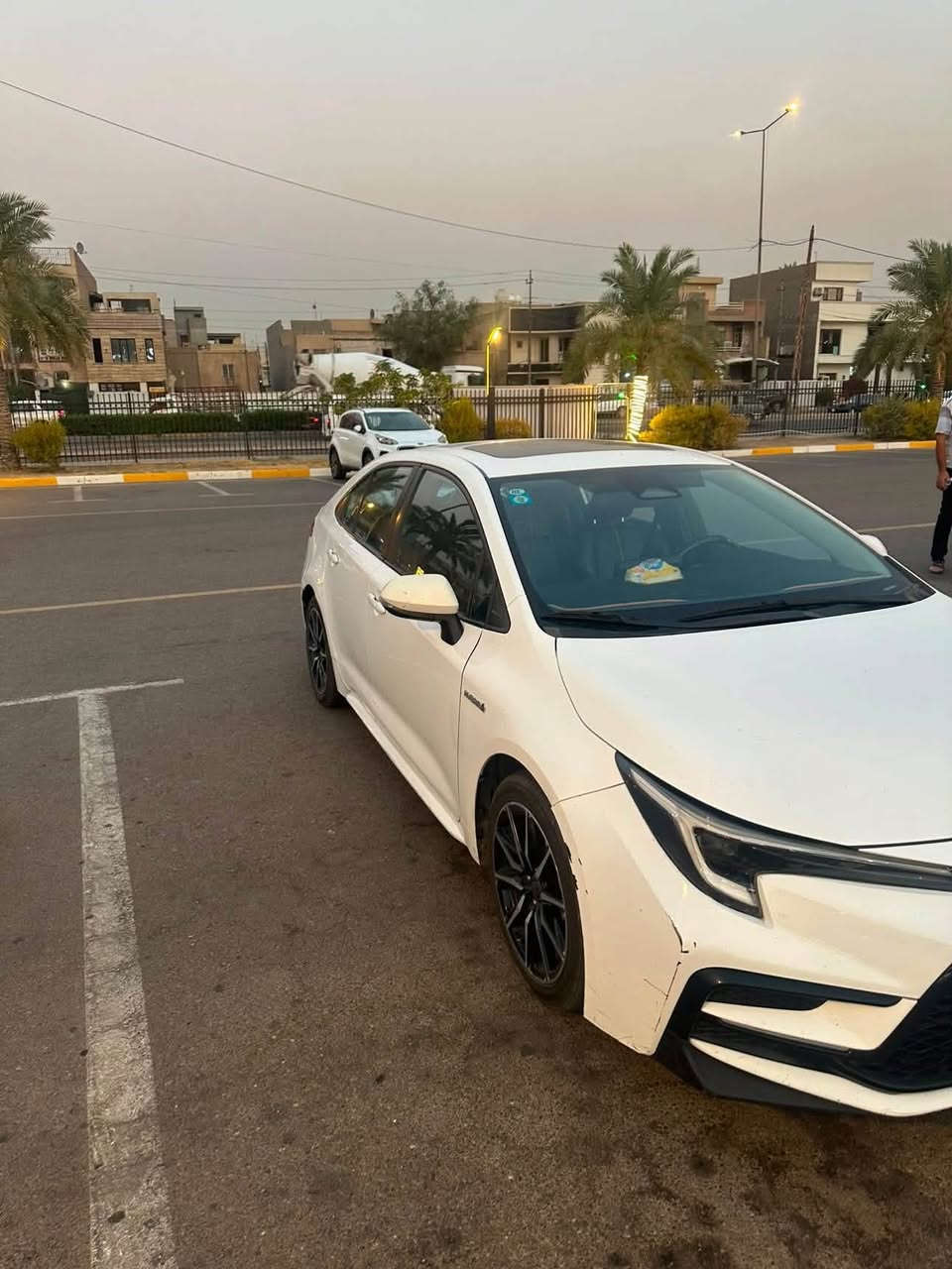 كورلا 2023 شكل الـ s
رقم بغداد باسمي تحويل ثاني يوم ماشيه 110km بيها قطعتين ومصلحه ( باب السائق +جاملغ أيمن ) ومثل ما موضح بلصوره عدا هذا الباقي مكفول تبريد مكينه صدر حداديه كله مكفول قبل 10 ايام مسوي ادامه لمنضومه البانزين + تبديل الدهن 
مواصفات شكل الـS معروفه 
كشن جلد فتحه كرسي كهرباء رادار تحديد مسار اوتو هولد 3 وضعيات قيادة شاشه ابل كار بلي اندرويد اوتو والباقي معروف 
سعر 134 وبيها مجال 
مكاني بغداد حي العامل 
***********
اتصال + واتساب
