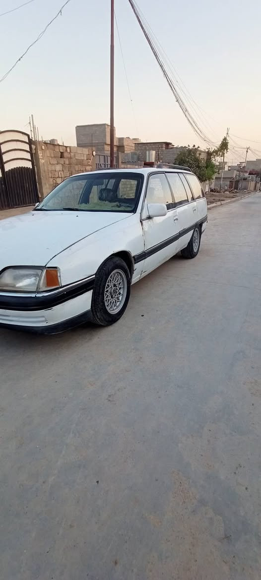 #السعر 22.ورقة. وبيها مجال بسيط 
اوميگا ستيشن موديل 1991 تنته
#رقم نينوى انكليزي مسطرة #باسمي شرط التحويل 
حجم المحرك 20.مال گصة من 2013 ما مظروب صبانه  
اكسل  و  گير عادي. شرط
طخم تاير جديد 
أرفلو شركة سيارة صافية 
بيها كابون الكتروني  #بأسمي 
سنوية صاقطة ب 2026 شهر 8
بيها خيسان بالحواض  • 
مكانها موصل رجم حديد شارع 60
***********
***********
