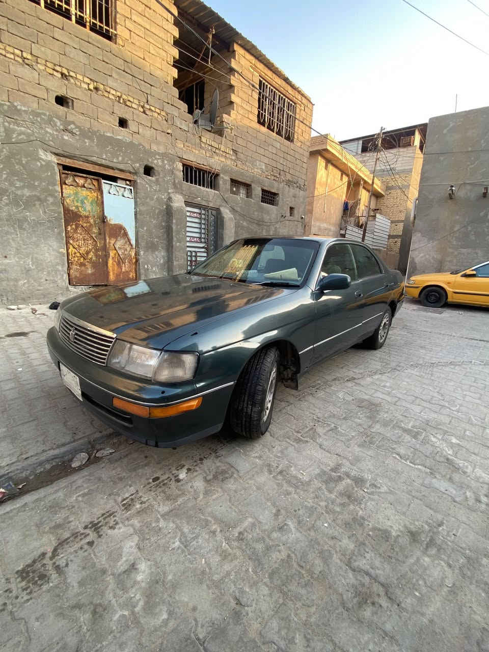 كراون بطه متصل  زيتوني
مكينه 3000فيفيتي كلاص (المكينه بدايت بكن)
كفاله كص و نقل تحويل مباشر 
صبغ جماليه
ألبصره كرمه علي 
الاستفسار *********** واتساب
