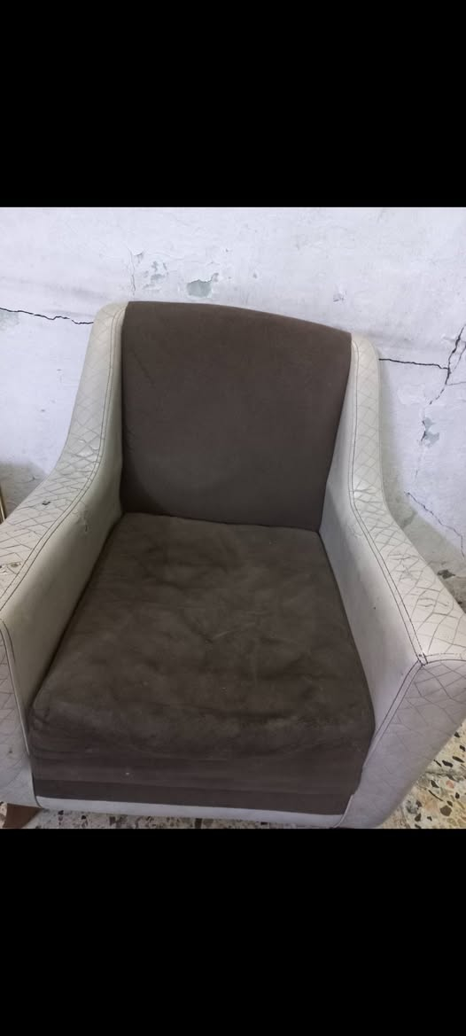 تخم تركي مستعمل للبيع ١٠٠ الف بغداد الكمالية ***********
