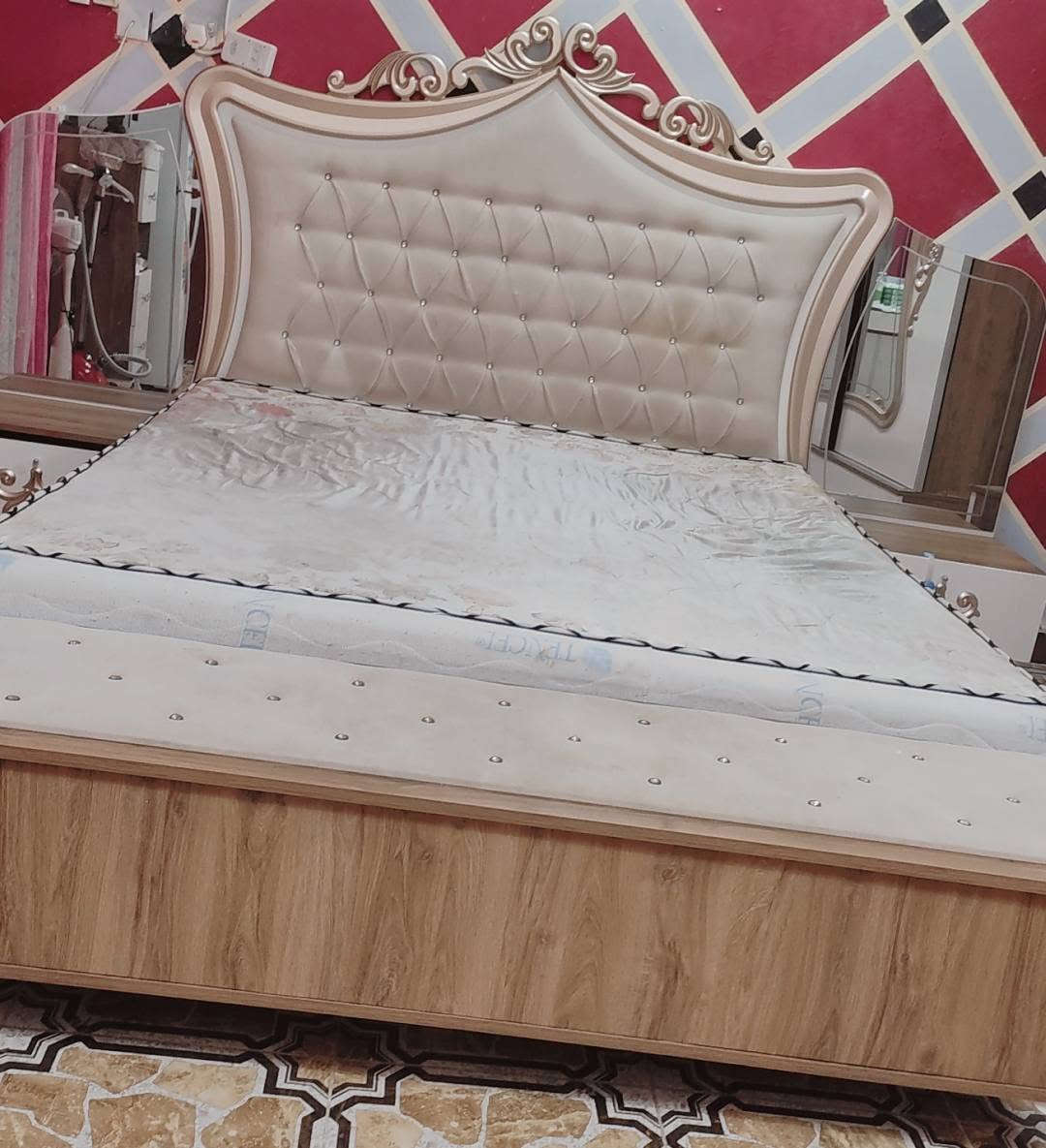 السلام عليكم غرفه تركيه للبيع كلش حلوه سعرها كلش مناسب ***********
