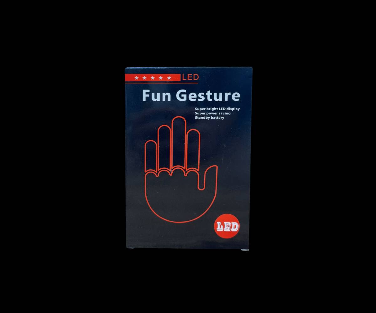 يوجد لدينا توصيل لجميع المحفظات العراق 📦🚖

نشرة إضاءة LED بإشارة اليد للسيارات – Fun Gesture Signal

الاستخدامات

تُستخدم لإرسال إشارات واضحة للسائقين خلفك أثناء القيادة، مثل: قف – انتبه – تهدئة – شكرًا وغيرها.

مناسبة للدراجات، السكوترات، والسيارات، لإضافة عنصر أمان ووضوح في الطرق المزدحمة.

فعّالة جدًا أثناء القيادة الليلية أو الأجواء الضبابية لزيادة الرؤية والتنبيه.

يمكن استخدامها كزينة أو إضاءة خلفية تفاعلية تضيف مظهرًا مميزًا للمركبة.

المميزات

تصميم على شكل كف LED مزود بعدد كبير من اللمبات ذات الإضاءة العالية والواضحة.

تحكم كامل عبر ريموت يمكنك من تغيير الإشارات المعروضة بضغطة زر.

مدى ريموت يصل حتى 25 مترًا للتحكم السهل أثناء القيادة.

عدة أوضاع للإشارة(رفع اليد – قف – تنبيه – تموج ضوئي…).

إضاءة قوية Super Bright LED مع استهلاك منخفض جدًا للطاقة.

يعمل بالبطاريات(3 بطاريات AA) بدون أسلاك معقدة.

لاصقات خلفية قوية لتثبيت النشرة بسهولة على زجاج السيارة أو أي سطح أملس.

منفذ Micro USB للصيانة.

هيكل بلاستيكي قوي مقاوم للكسر والخدش.

مناسب لجميع المركبات ولا يحتاج أي تجهيزات كهربائية.

أبعاد الغلاف: 11 × 3 × 17 سم.

محتويات الصندوق

لوحة LED على شكل كف.

جهاز التحكم (الريموت).

3 لاصقات للتثبيت.

غطاء بطارية خلفي.

دليل الاستخدام.

الملاحظات

يعمل على 3 بطاريات AA (غير مرفقة).

يفضّل تنظيف السطح قبل التثبيت للحصول على أفضل تماسك.

لا تُلصق اللوحة على الأسطح شديدة البرودة كما ذُكر في دليل التشغيل.