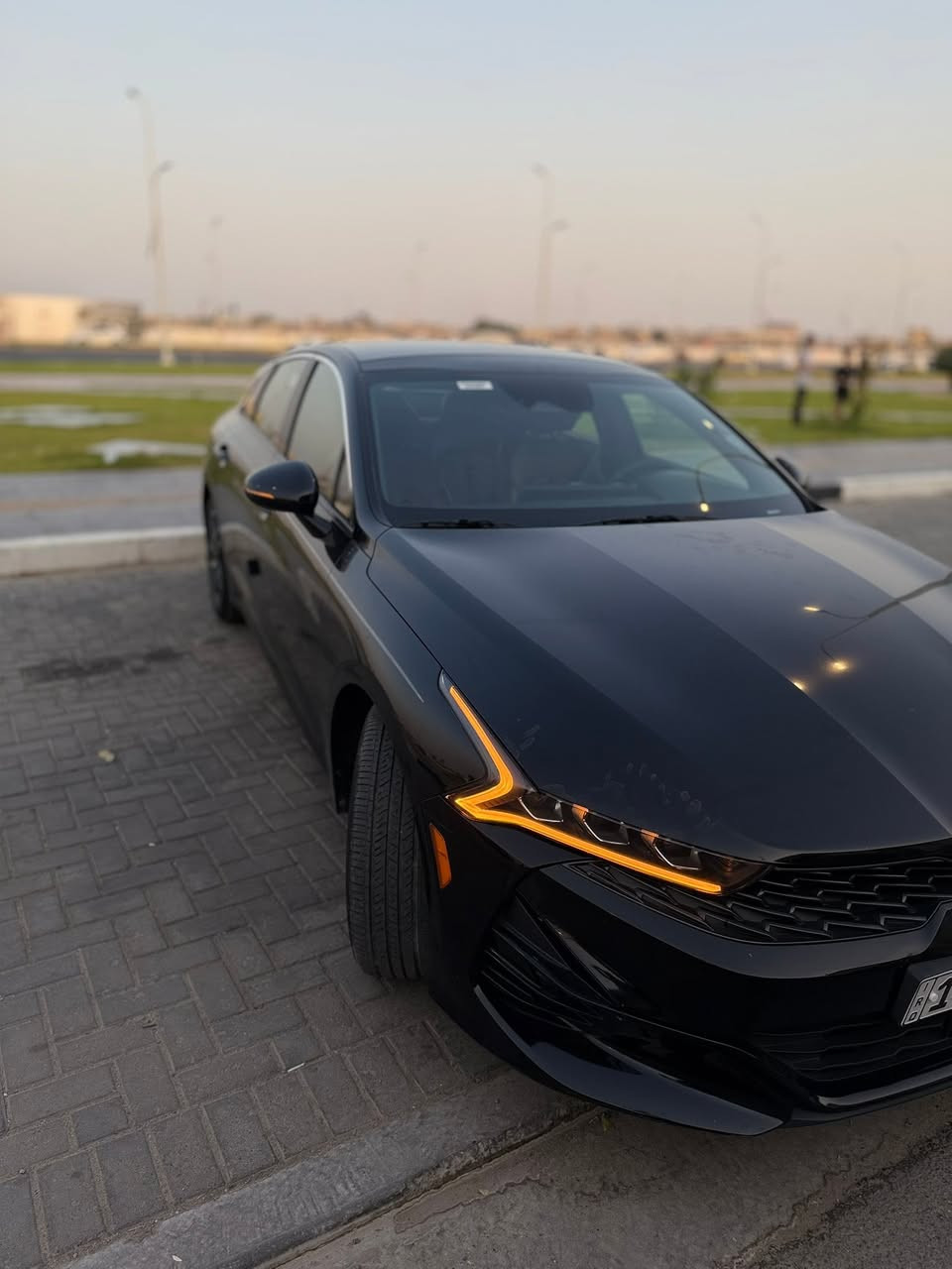 السلام عليكم كيا k5 جيتي لاين موديل 2023 السياره مفوله كلش داخل احمر جلد رادار نقط عمياء حساسات امامي خلفي كشن السايق كهرباء مودات قياده بنوراما  ماشيه 92 الف كم تخم تاير جديد بدي السياره كفاله عامه السياره مغلفه ppf بل كامل السياره تقرير غرق يعني بدون ايرباك لدوسه سعر السياره 180 ورقه وبيها مجال مكان السياره بصره 
لاستفسار ***********
