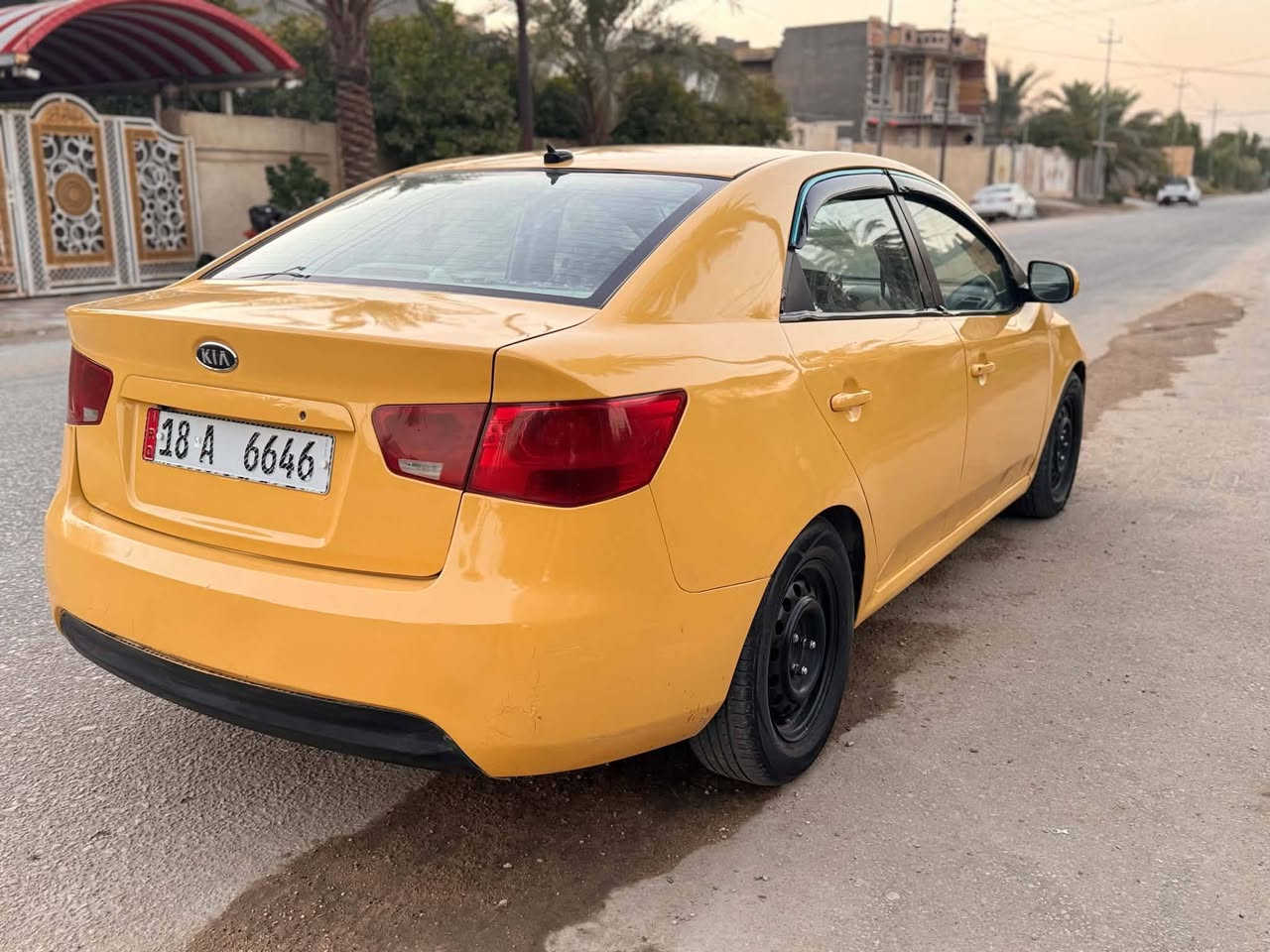 سلام عليكم
فورتي 2010 وراد امريكي 
السعر 65 بيه مجال الشراي ويدلل 
كير محرك حداديه بل كارتون 
محرك 2000 دوش المرغوب 
تبريد ثلج 🥶 مابيه نقص برغي سيارة 
رقم انكيزي مصفره هئيه وغرامات تحويل ثاني يوم 
سيارة جاهزة عله آخر حبايه بل خير عله تصير من نصيبه 
مكاني بابل ***********الاستفسار 👍
