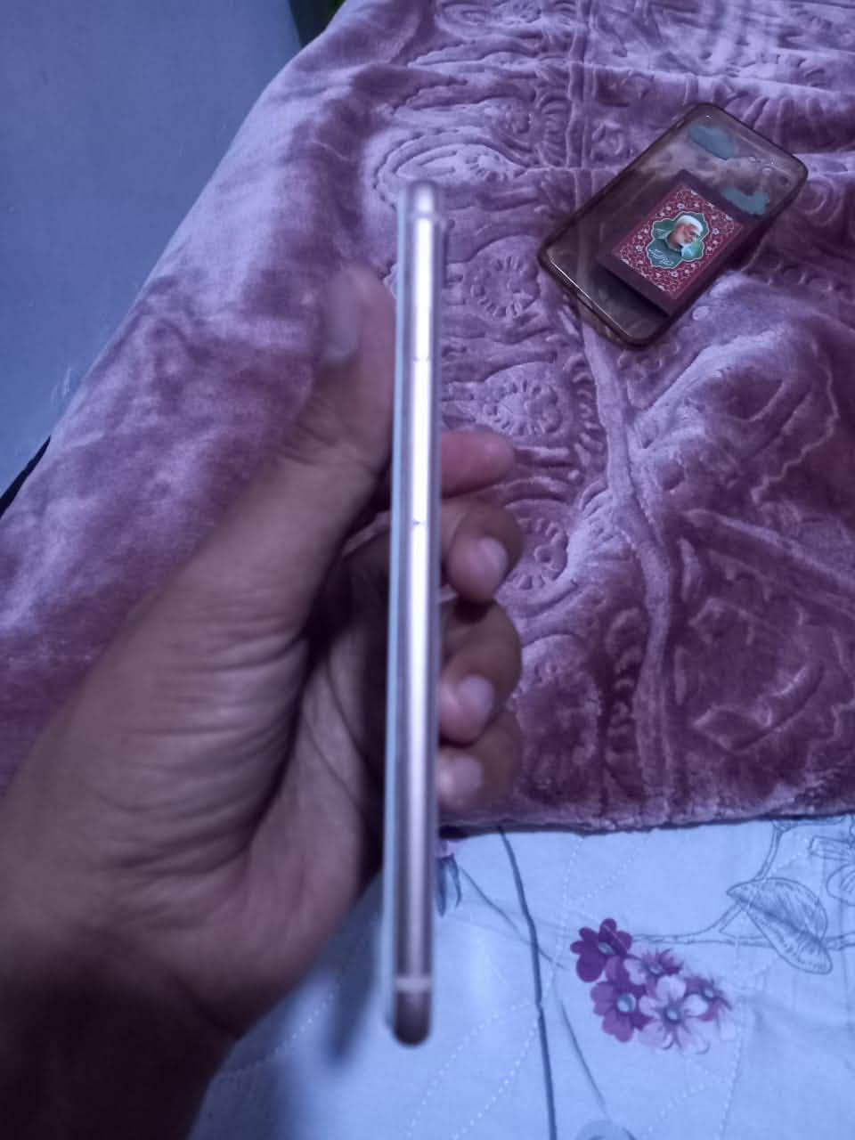 ايفون ٨ بلاس • ١٢٨ جيجا • بطارية ٧٤٪