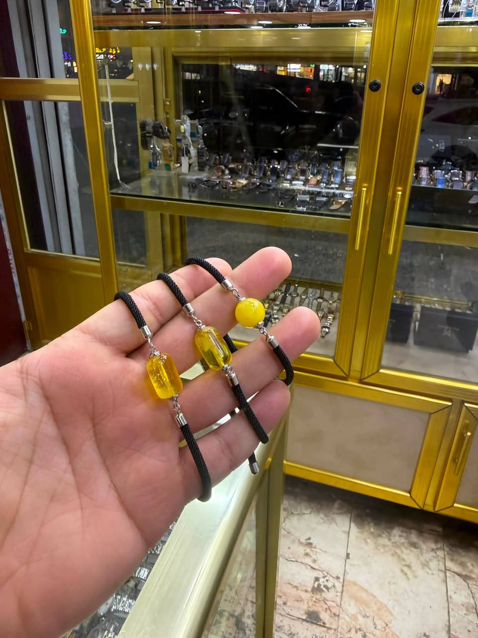 سوار كهرب بولوني حبه وحده
السعر ٢٥ الف فقط
بغداد - شارع فلسطين - تقاطع النخله - مقابل جسر المشاه 
معرض ساعات رسل 
يتوفر مسابح الكهرب البولوني الحر وبكافه الاوزان وبارخص اسعار الغرام 
للتواصل والاستفسار 
***********
