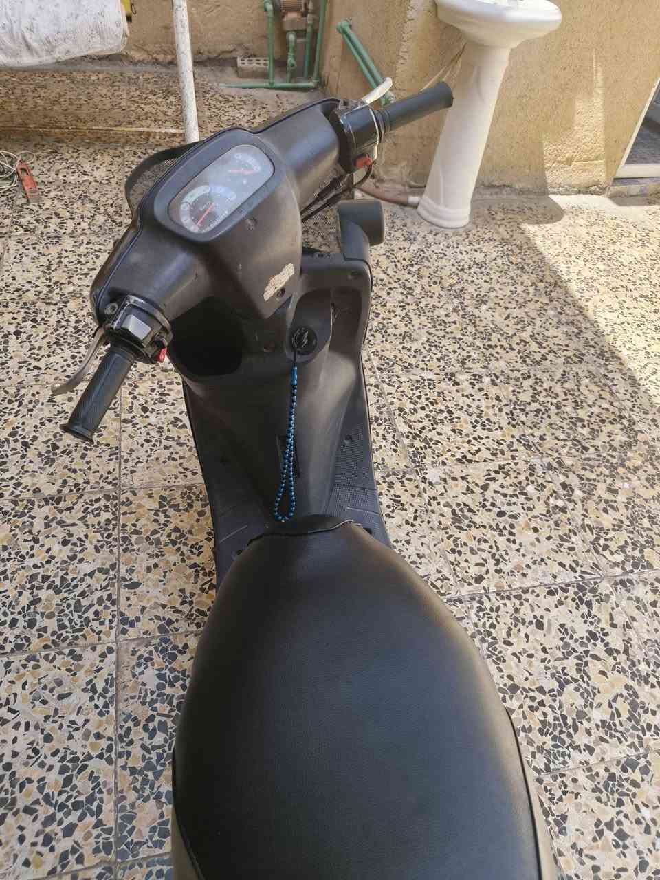 دراجه منغولي للبيع السعر 300وبيها مجال العنوان كربلاء حي العامل قرب جامع ال شبل رقم الهاتف ***********
