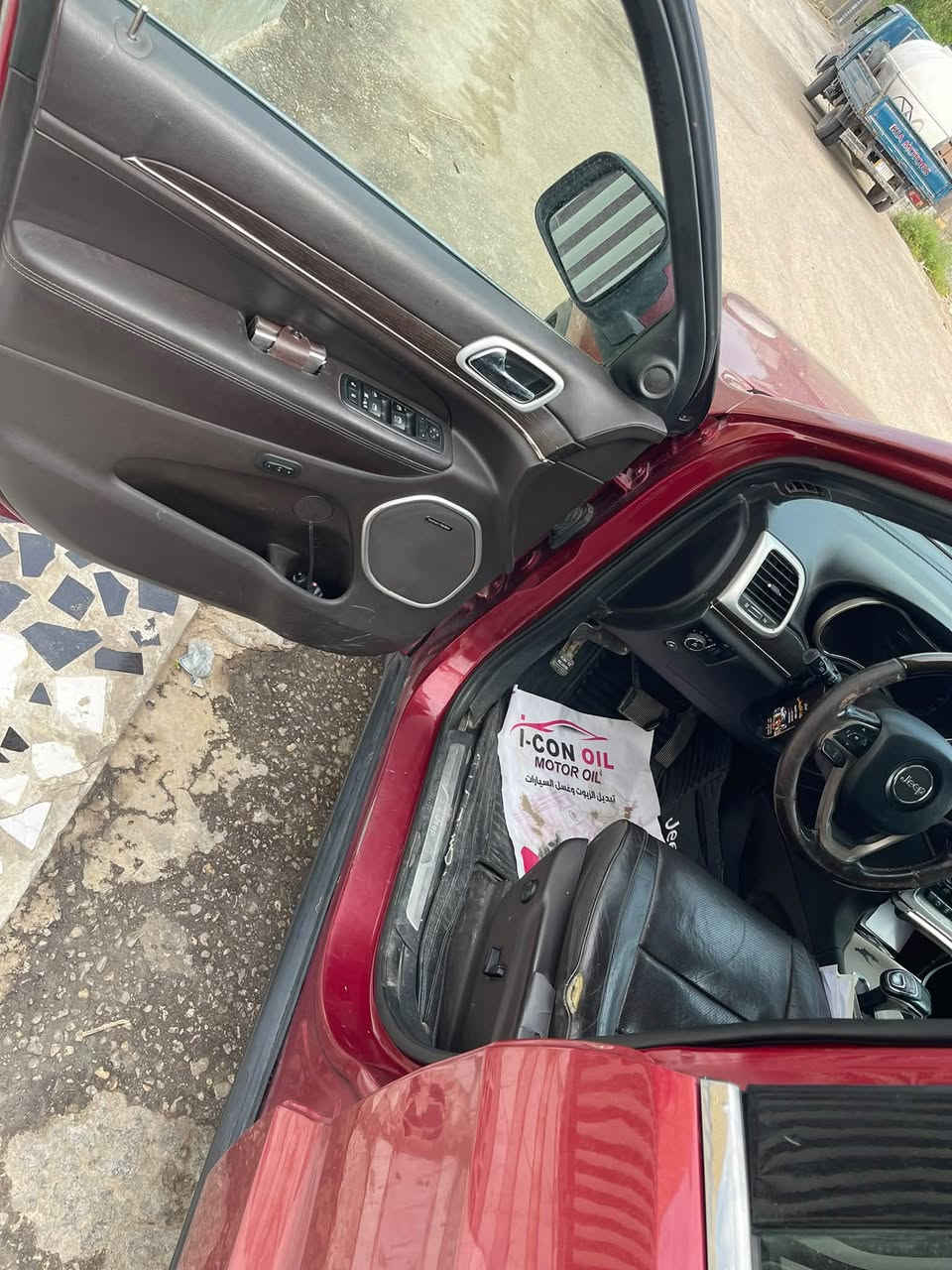 للبيع جيب لمتد 1 ع 1 فول للأخير 
مكينة 6 سلندر 3600 
بانوراما 
جنطه كهربائي 
داخل جلد اسود وصاج ملكي 
لايت زنون منظومة جديده 
شاشه كبيره 
فور ويل 
كشنات كهربائي 
تدفئة تبريد بالكشنات 
السياره فول الفول 
رقم بغداد باسمي 
السياره صبغ عام صبغ عام صبغ عام اكفل الكص والتجيه 
مكان السياره كربلاء المقدسه 
رقم الهاتف *********** 
السعر من وره الناس التعبانة مع احترامي للبعض ماذكرته اتصل وتامر امر
