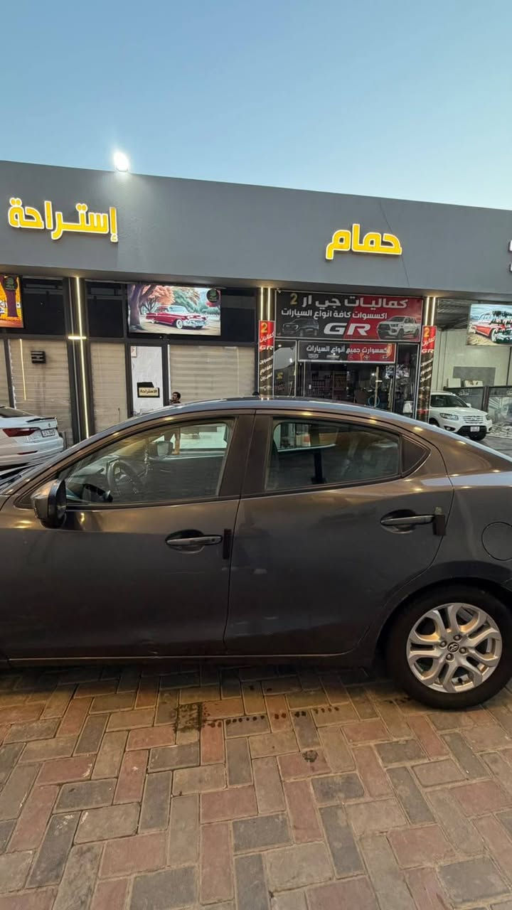 🚨🔥  موديل 2017 Toyota Yaris  🔥🚨

✨ ماشية 239.603 كم

🔥 سيارة نظيفة وجاهزة

السعر المطلوب 96 ورقة 
━━━━━━━━━━━━━━━ 💎 المواصفات والحالة:

⚙️ كير + محرك + تبريد + 🔧 الكير والمحرك بروحهم وما بيهم تبدل ⚙️ 🚗 دبل سويج 📒 كامرة خلفية  💪 سيارة  ما شاء الله ما تصرف بانزين 🔧 ما بيها خياس  ⚡ فيت بم  جديد   🔋 البطارية جديدة 🛞 ✋ تايرات نضيفة  جديدة 🔩 حساسات كله شغاله   📋

━━━━━━━━━━━━━━━ 🔥 
سيارة وارد  🇱🇷 

📍 المكان : بغداد _ مجمع بسماية 

📞 للاتصال –  رسائل :  *********** 

📱 واتساب متوفر
