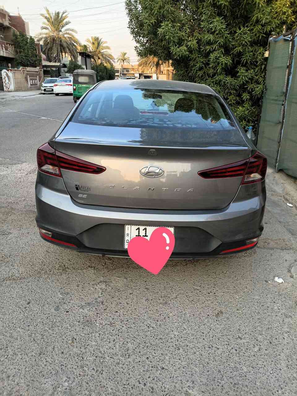 السلام عليكم الانترا موديل ١٩ صور الحادث موجوده بس بنيد والعراق باب مبدل السيارة نظيفه كير ومحرك مكفولات وخير من الله محرك ٢٠٠٠ دوش كير AT السعر ١٢٠ ورقه وبيه مجال حك الجيه الشراي يتصل رقم الموبايل ***********
