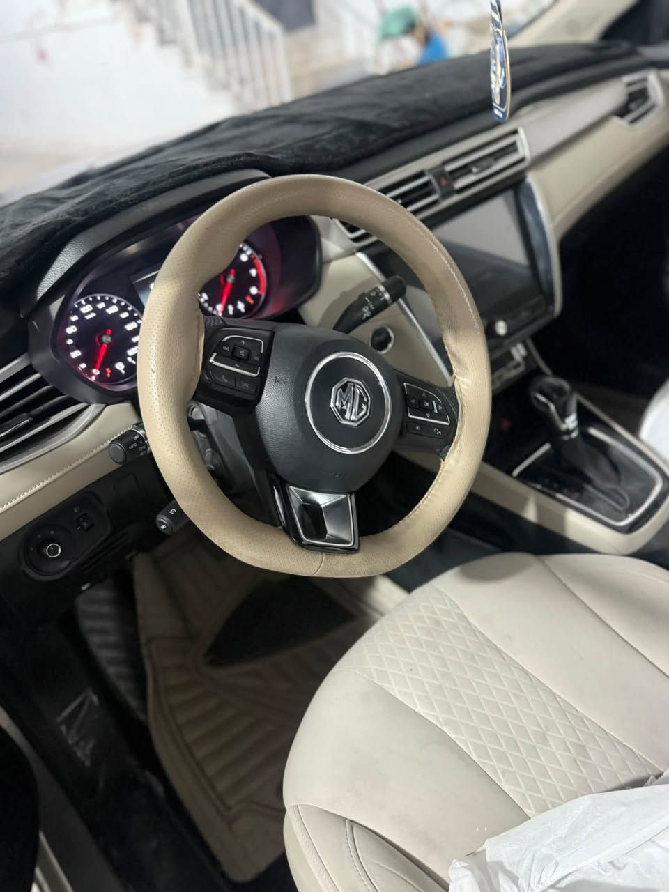 Mg 5 comfort 2024
بەسمە نیو مواسەفات بێ بۆیاغ بێ سارد   بۆیاغ ئەستورە تەنها دۆسەی لای سایەق تۆزێک قوپاوە سەیارەکە لۆکە تەنها ٣١٠٠٠ کم ڕۆشتوە لە دەرەوە ڕۆنی گۆڕاوە ناو زەردە یەک دینار مەسرەفی تیا نیە بە شەرتی گێڕو مەکینە و تەحویل 
شوێن سلێمانی ***********
