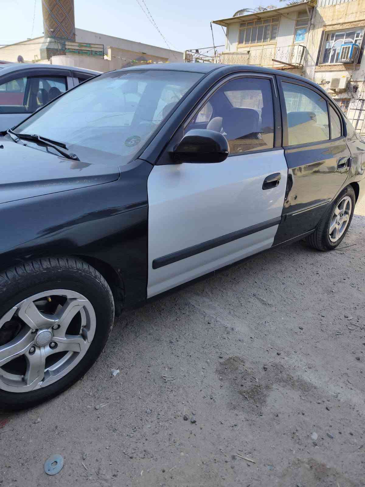 سلام عليكم عندي النترة موديل 2004 وارد امريكي محرك 2000 حادثها جاملغ امامي ايمن ونضربت عندي الباب السايق قبل سبوع أبو تكسي ضربها وبدلتها كير محرك بحاله جيدة تبريد شغال كهربايات السيارة كلها شغاله تخم تايرات باتري جديد رقم انكليزي انبار مشروع وطني السياره عوزها بس صدر خلفي والصدر الامامي نص عمر السيارة بيها نقوصات بس بل حداديه فقط سعر السيارة 60 وبيها مجال قليل عليها غرامة 200 ينزل من سعرها مكاني بغداد الاسكان رقم الهاتف ***********
