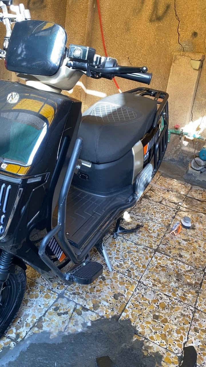 سلام عليكم عندي دراجه شحن البيع ٦ بطارطات دراجه نضيفه سعر ٨٥٠ بيه مجال العنوان بغداد بلديات بل ضباط هثا رقمي ***********
