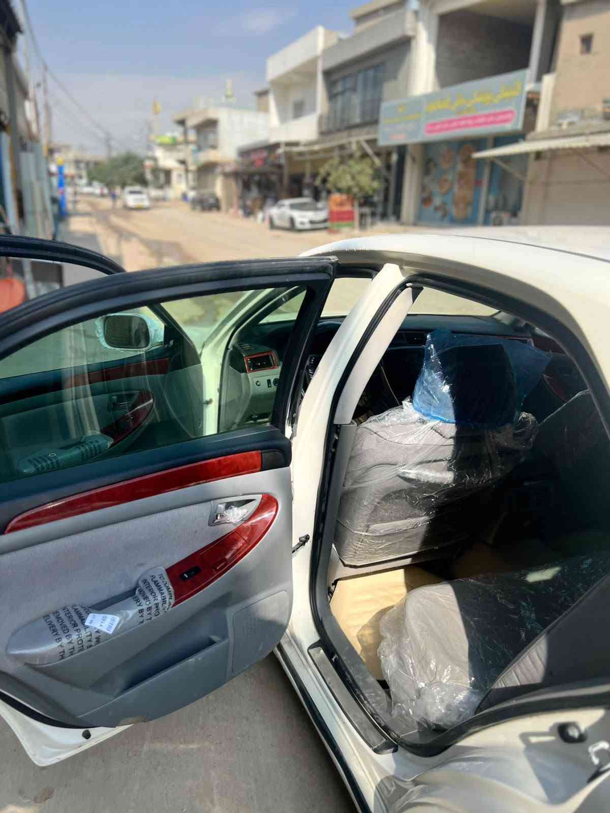 شاهینە • ٢٠٠٥ • ١٨٠٠٠٠