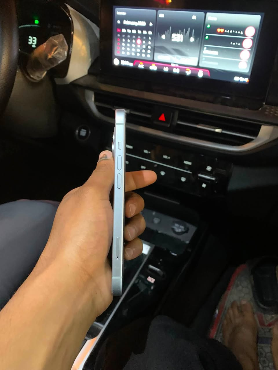 للبيع ١٥ عادي بدون ملحقات بس شخوط ب شاشه وفطر ب كأمره الخلفيه بدون مكاثر ع تصوير نهائياً بدون ملحقات ذ256بطاريه 89 مكاني بغداد 
سعر الجهاز 715وبي مجال بسيط مو شراي لا تكسر بحلال غيرك 
***********
