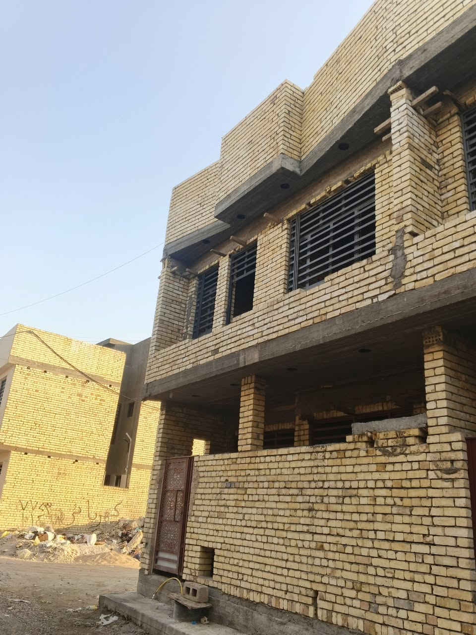 هيكل 50م طابقين للبيع
غرفتين نوم+استقبال+ مطبخ+ صحيات عدد3 / الشعلة- الشارع الغربي- مقابل قطاع السابع- طابو ملك صرف زراعي 25  / السعر 54 مليون وبيه مجال
للاتصال ***********
